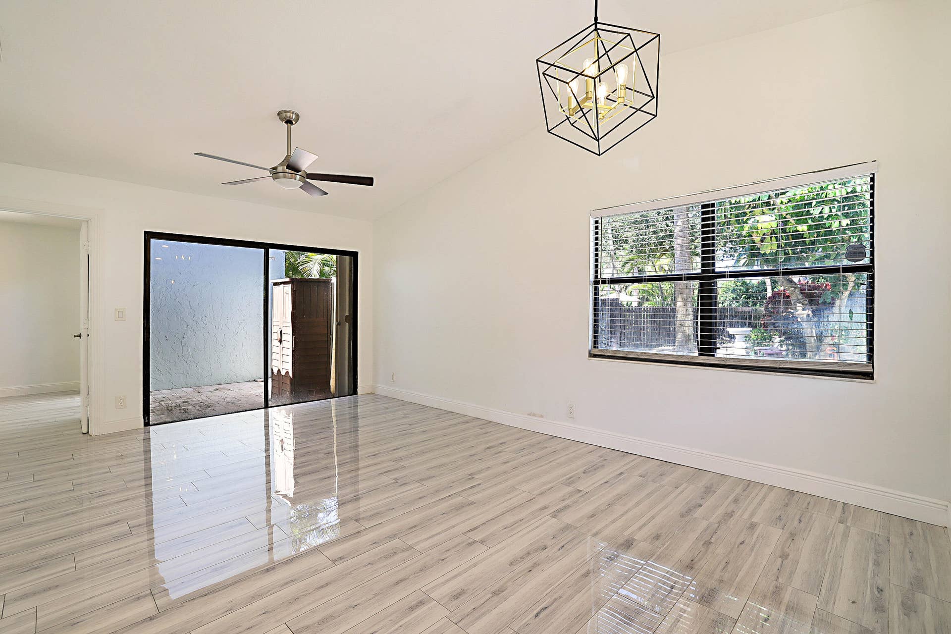 22354 Pineapple Walk Drive, Boca Raton, FL 33433 1000045129