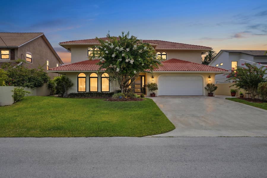 Property photo for 370 SE 13th Avenue, Pompano Beach, FL
