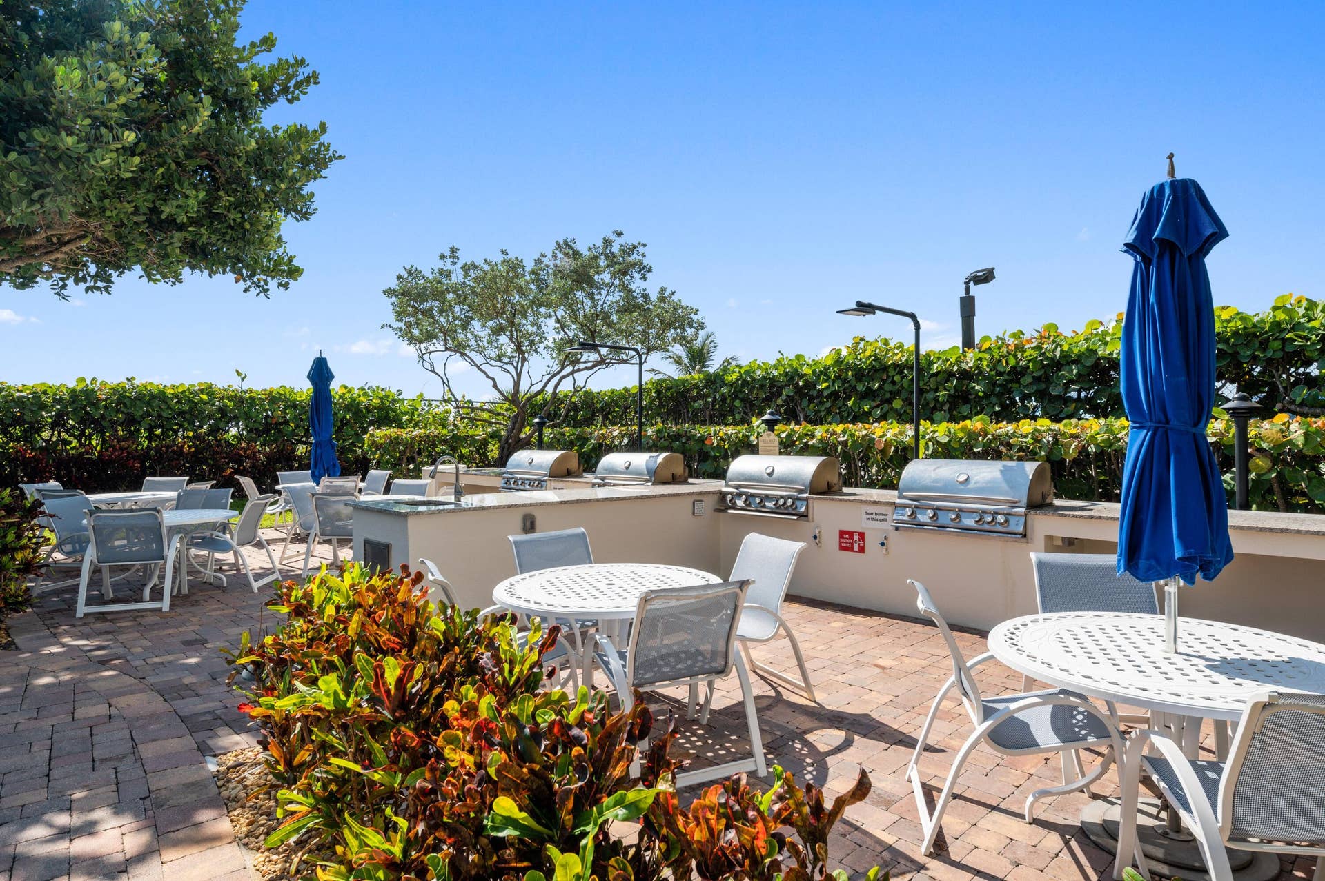 3000 N Ocean Drive, #20 B, Singer Island, FL 33404 18. Four Gas Grills
