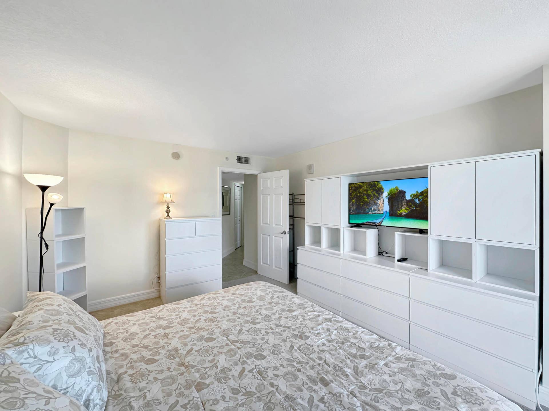 3000 N Ocean Drive, #20 B, Singer Island, FL 33404 Bedroom