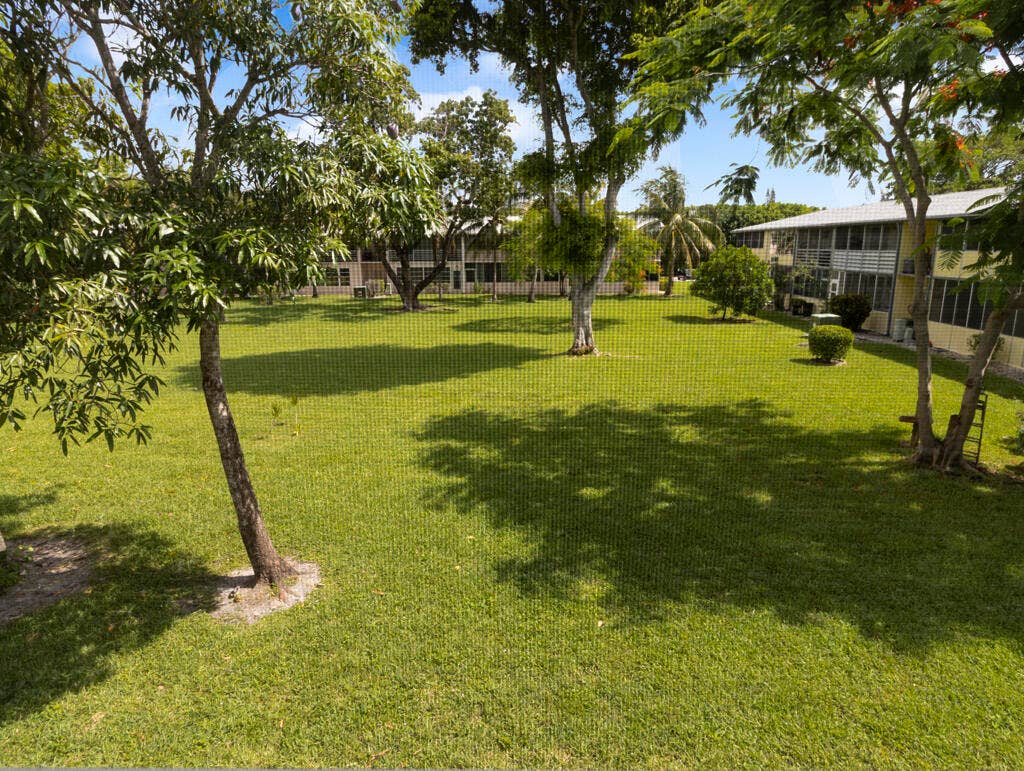 67 Sussex C, #67, West Palm Beach, FL 33417 Back View