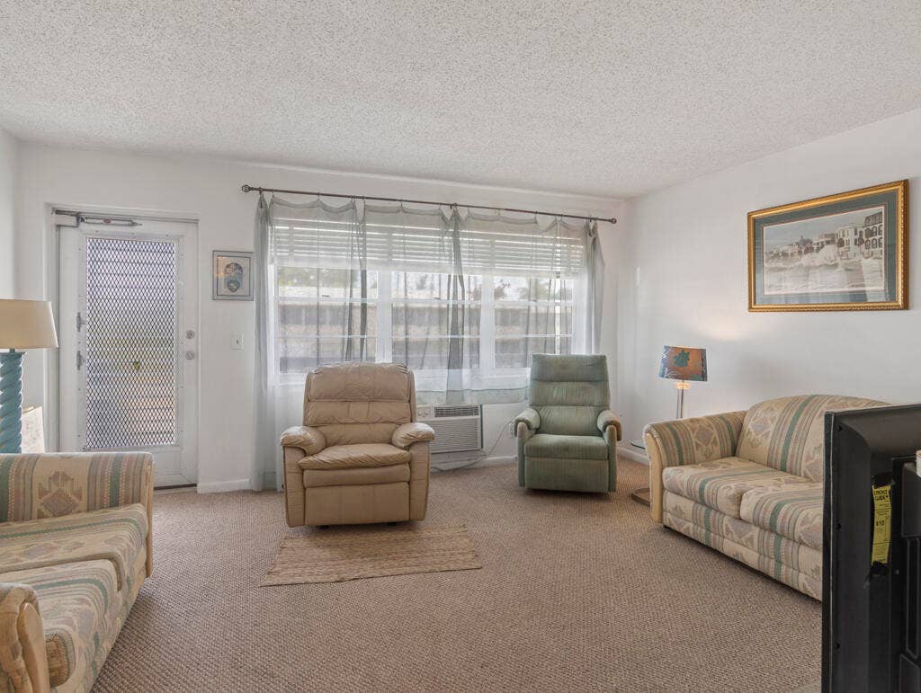 67 Sussex C, #67, West Palm Beach, FL 33417 Living Room