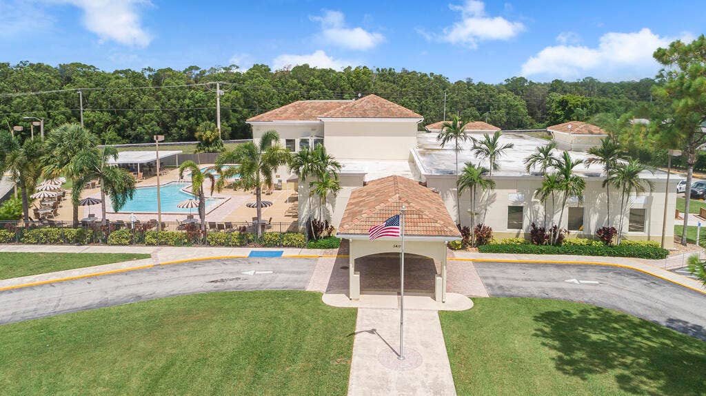 67 Sussex C, #67, West Palm Beach, FL 33417 Hastings Drone Clubhouse