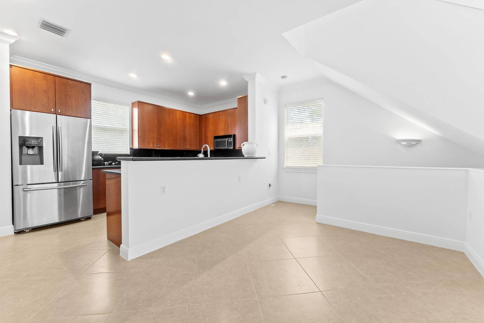 725 SW 4th Avenue, Fort Lauderdale, FL 33315 25-web-or-mls-DSC01363