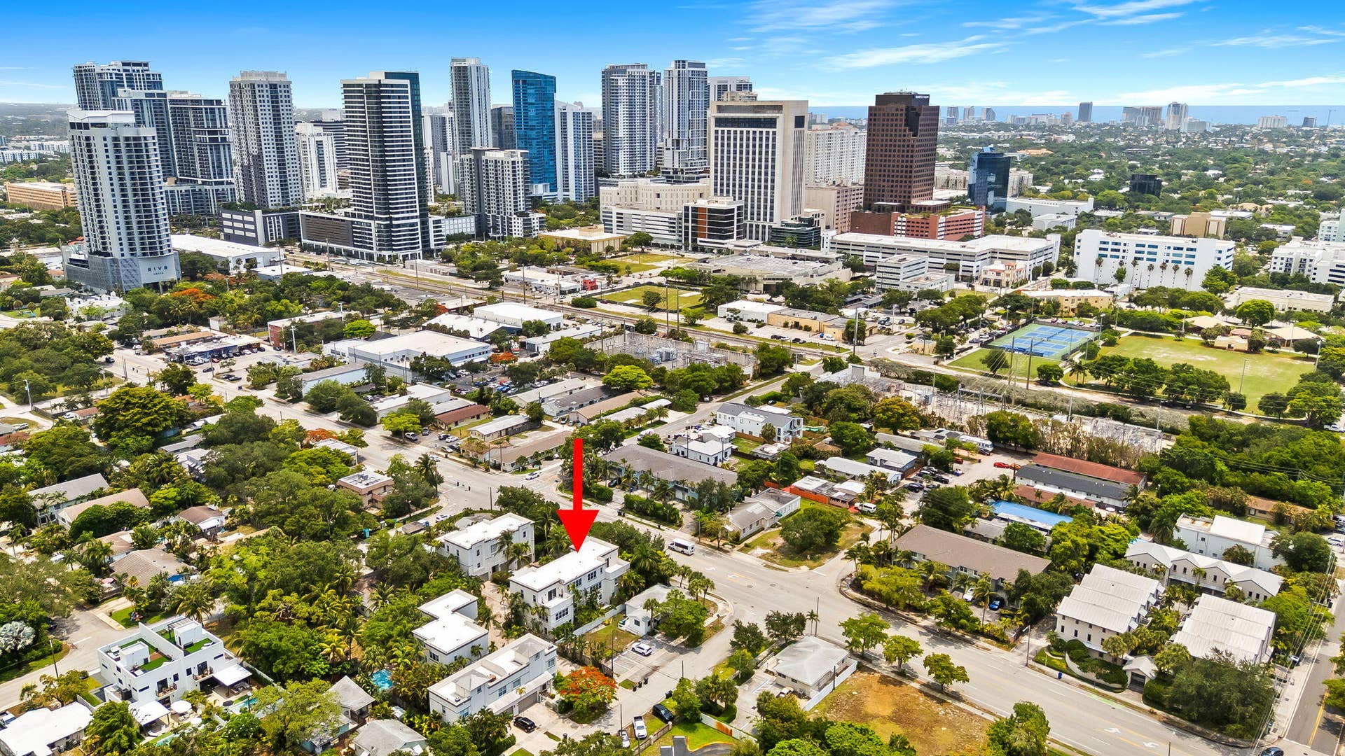 725 SW 4th Avenue, Fort Lauderdale, FL 33315 8-web-or-mls-DJI_20260617123513_0407_D