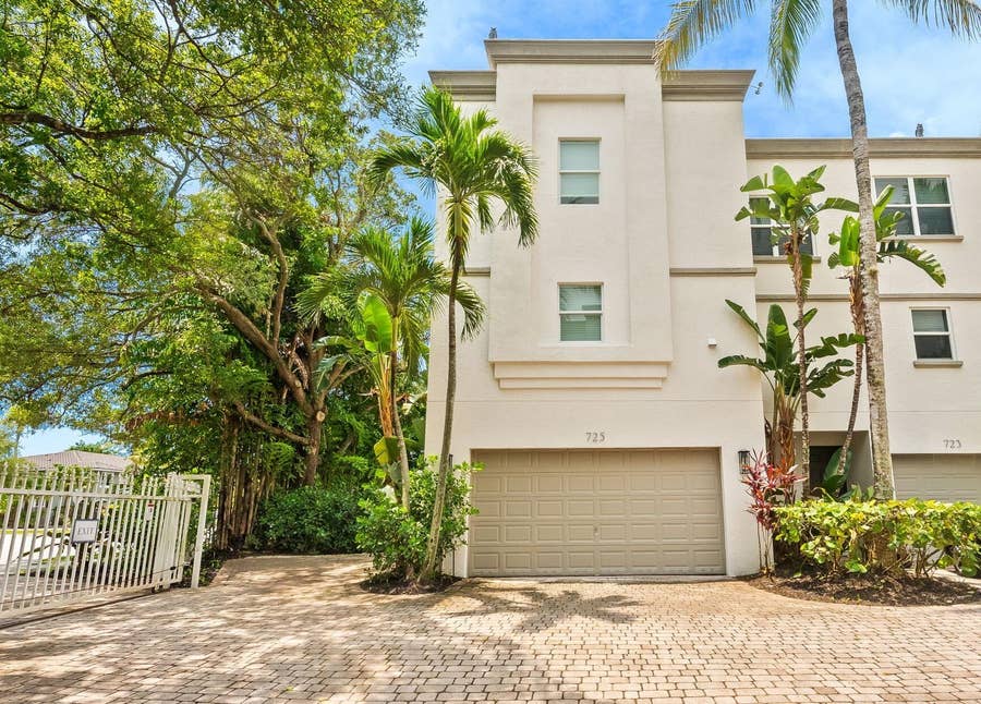 Property photo for 725 SW 4th Avenue, Fort Lauderdale, FL