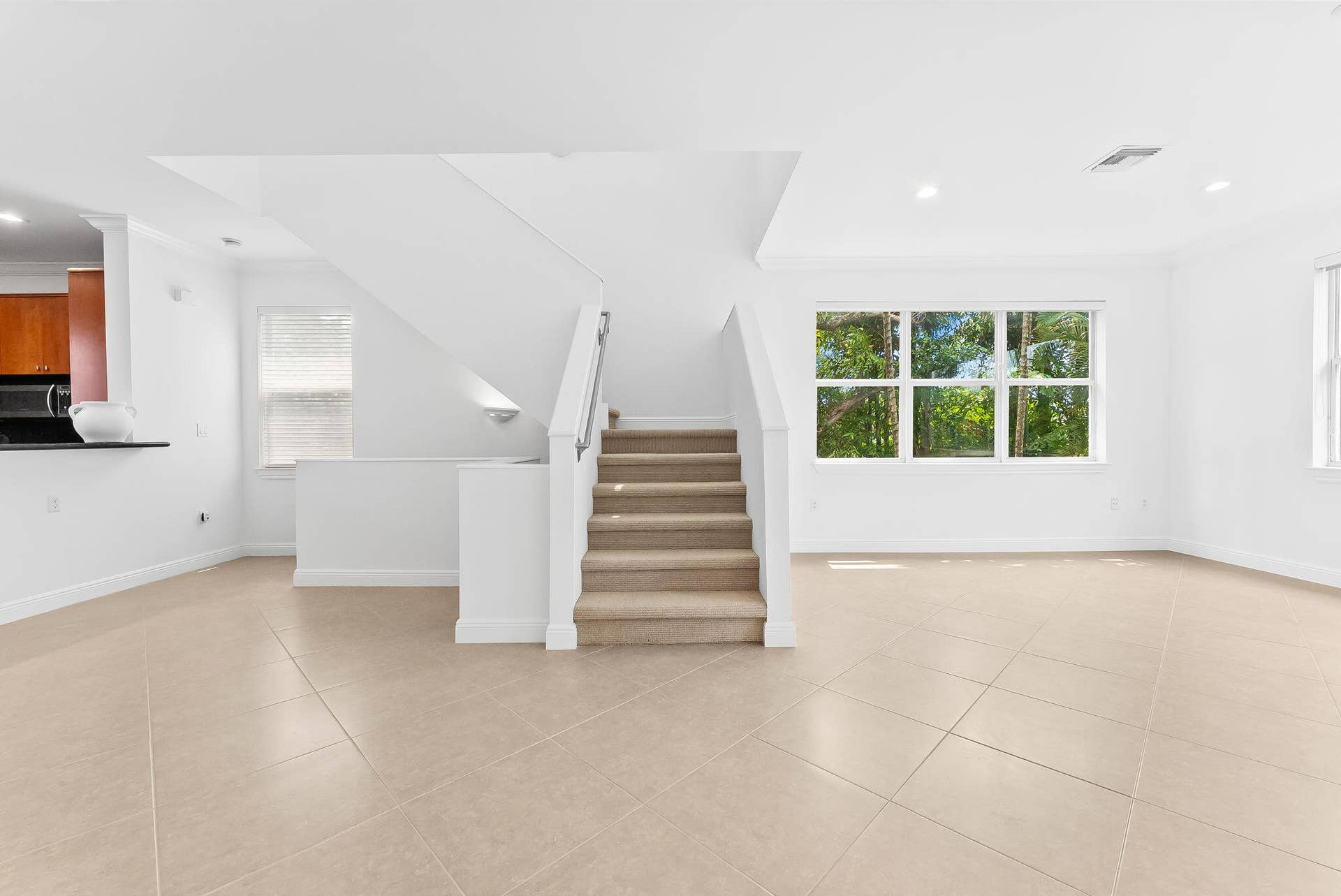 725 SW 4th Avenue, Fort Lauderdale, FL 33315 21-web-or-mls-DSC01343