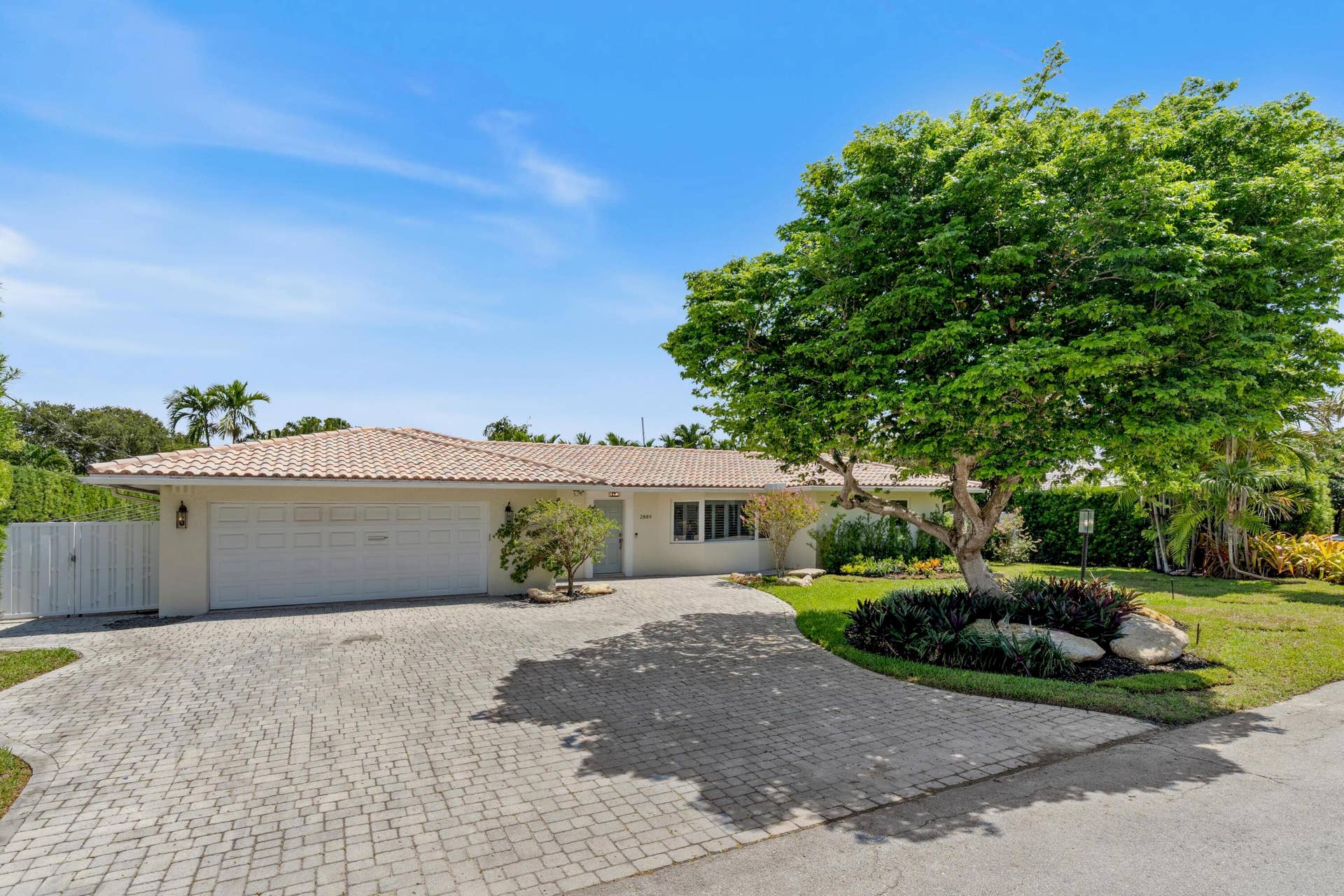 2889 NE 26th Street, Fort Lauderdale, FL 33305 01_beyc6a4575a4b076e