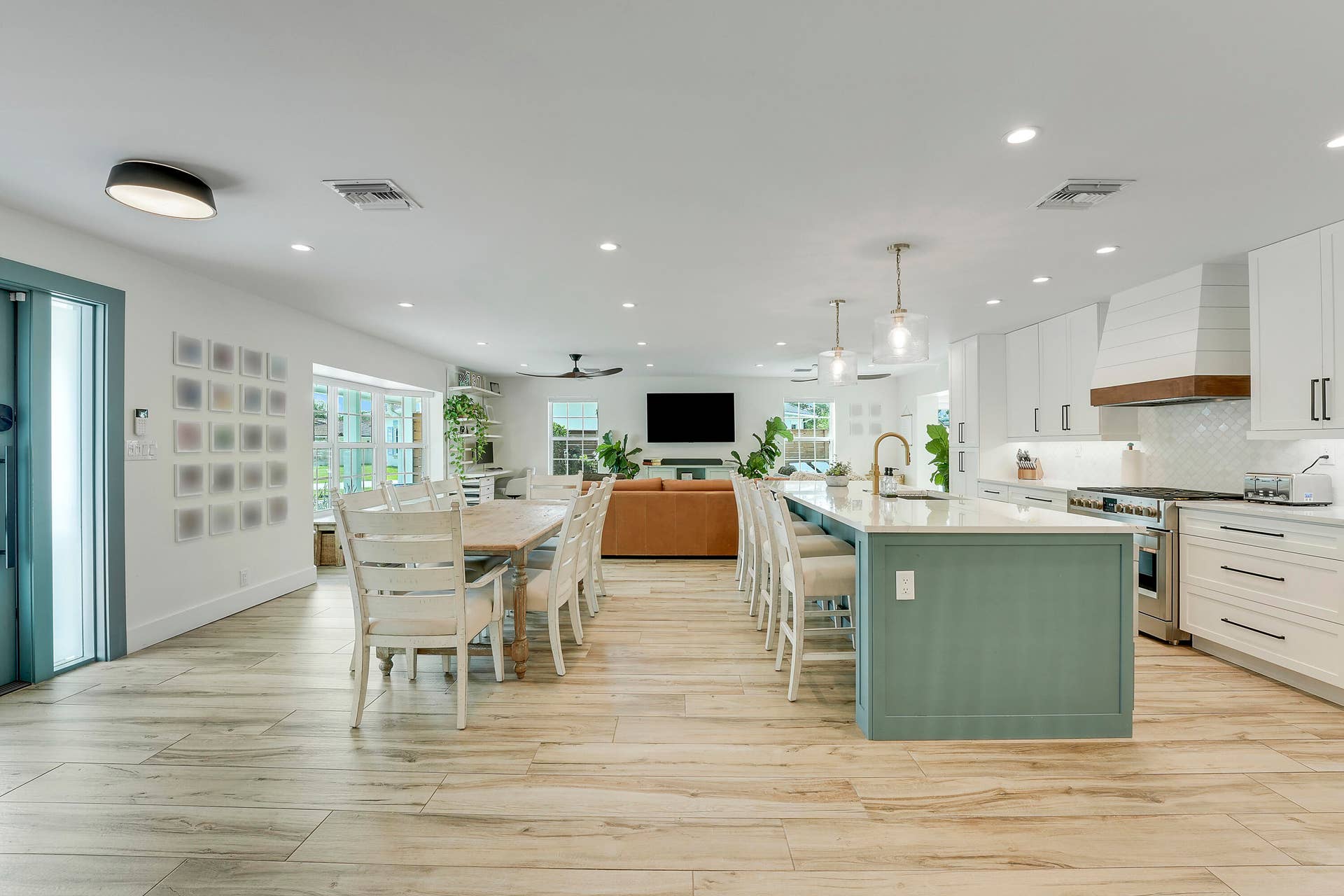 731 Cruiser Road S, North Palm Beach, FL 33408 House-4