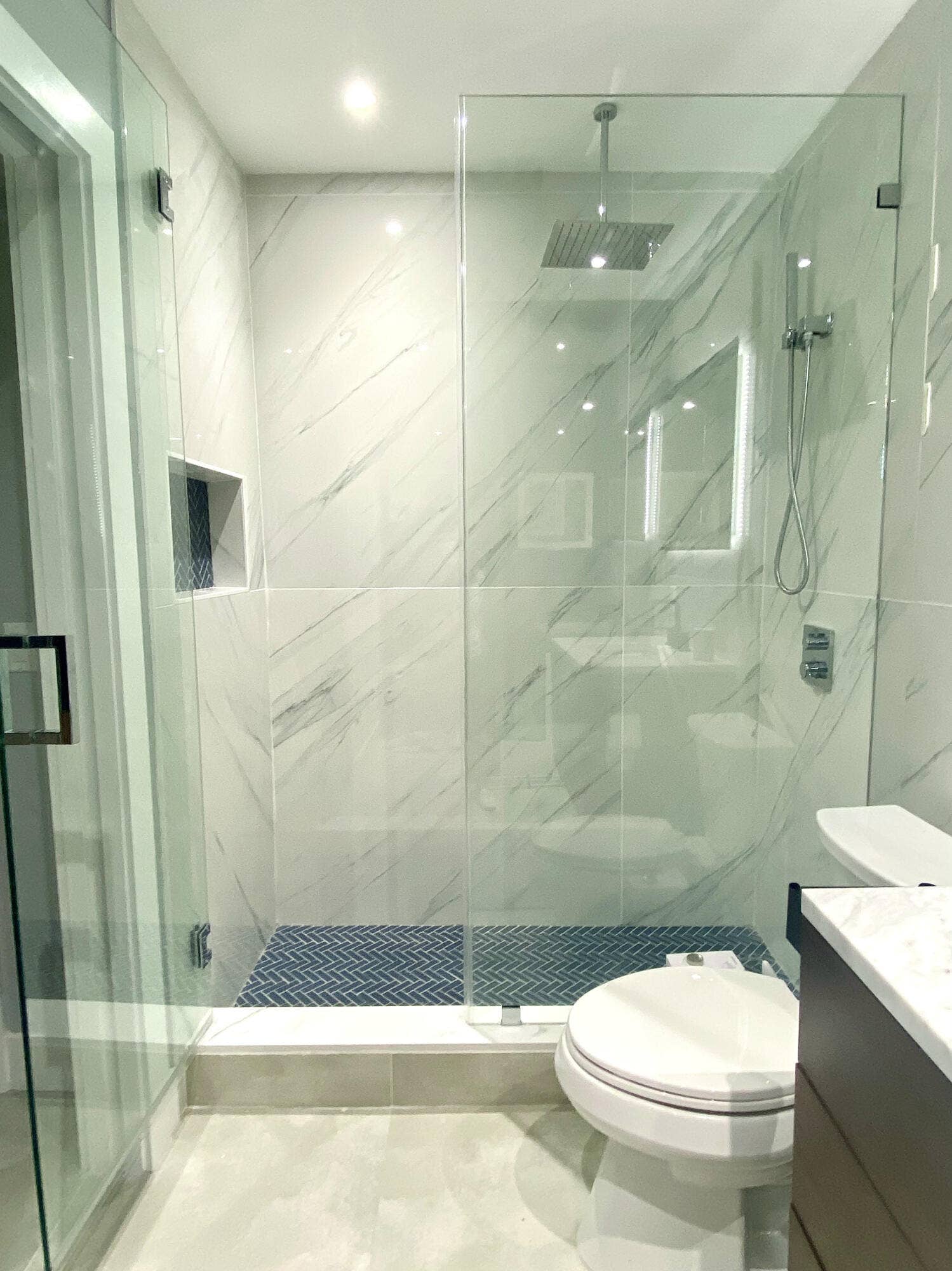 342 Southwind Drive, #205, North Palm Beach, FL 33408 Bathroom 2