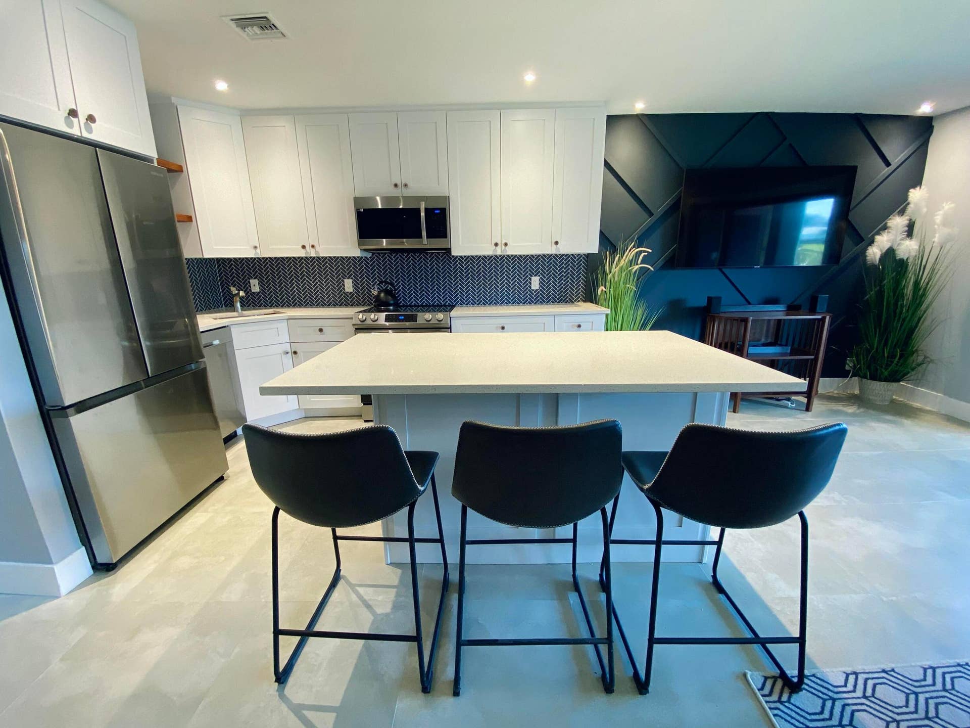 342 Southwind Drive, #205, North Palm Beach, FL 33408 Kitchen Island