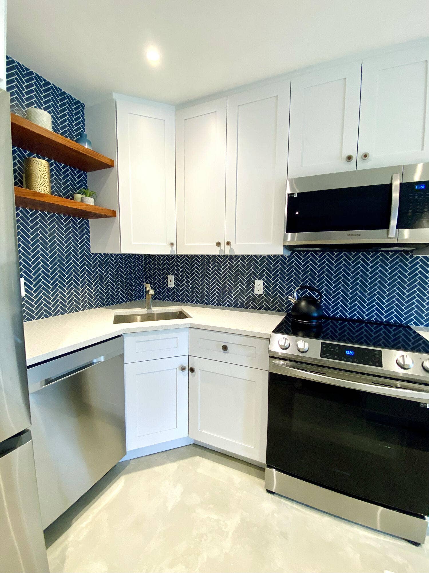 342 Southwind Drive, #205, North Palm Beach, FL 33408 Kitchen
