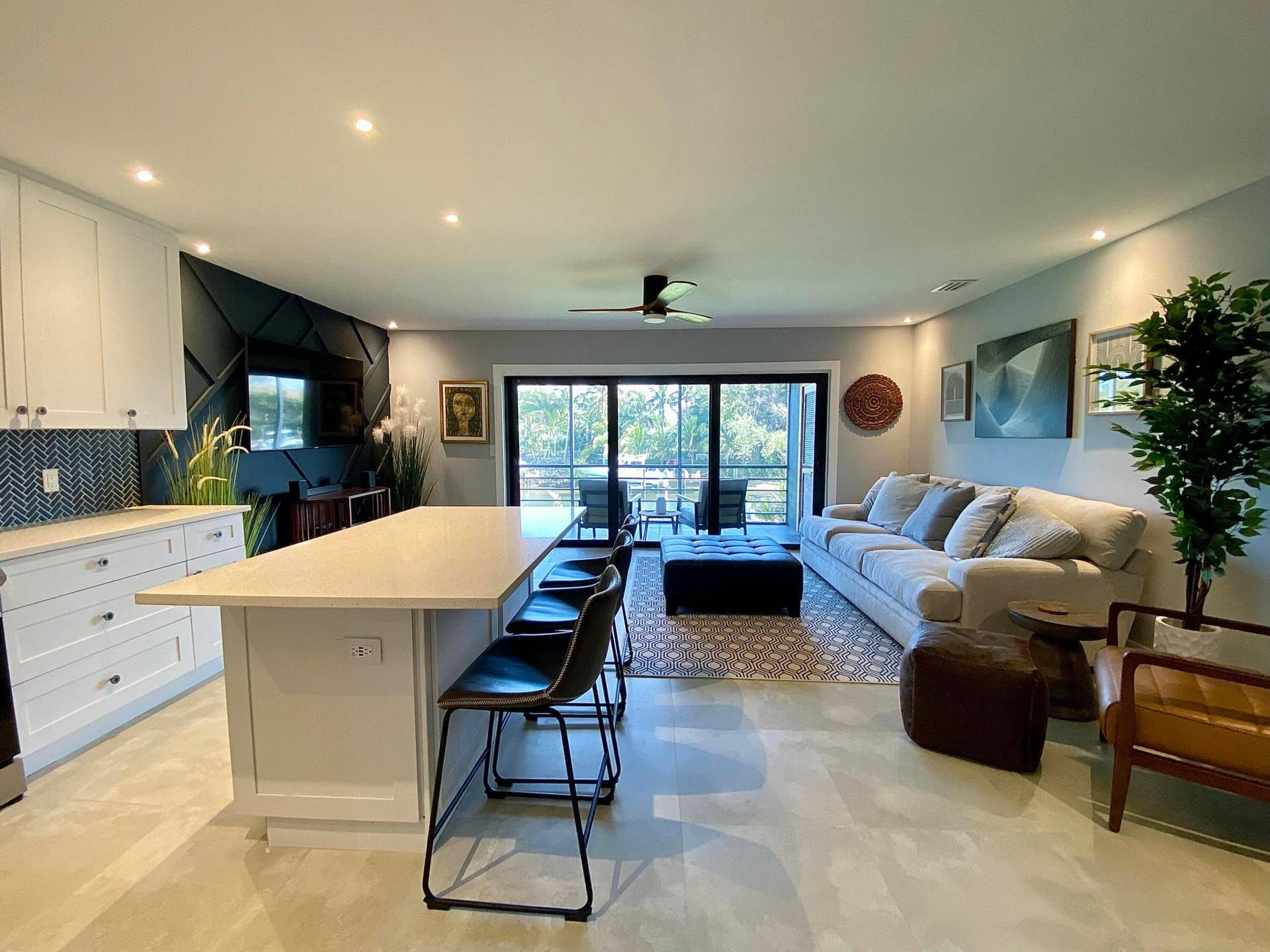 342 Southwind Drive, #205, North Palm Beach, FL 33408 Kitchen/Living Room