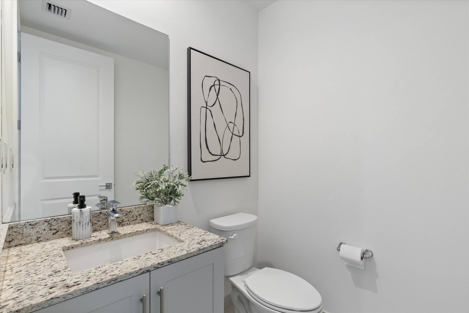 Guest 1/2 bath 1st floor