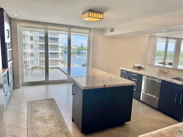 3100 NE 47th Court, #401, Fort Lauderdale, FL 33308 IMG_2567