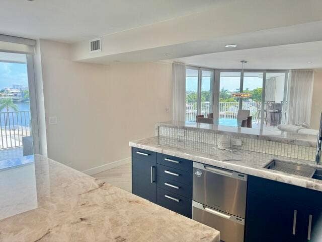 3100 NE 47th Court, #401, Fort Lauderdale, FL 33308 IMG_2573