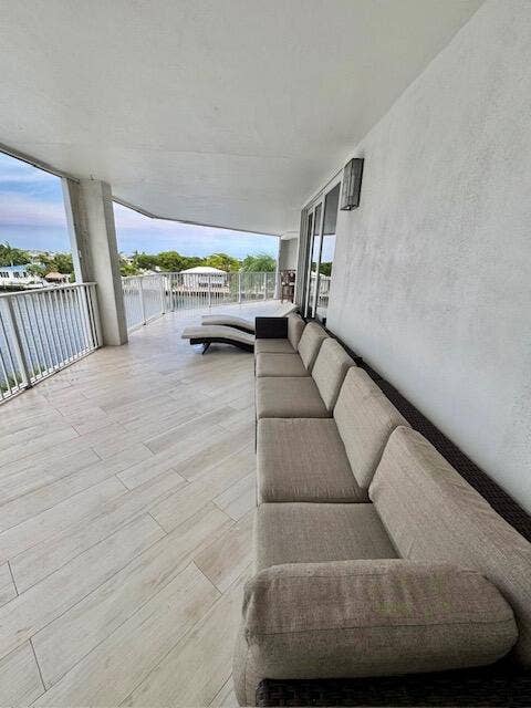 3100 NE 47th Court, #401, Fort Lauderdale, FL 33308 ouside