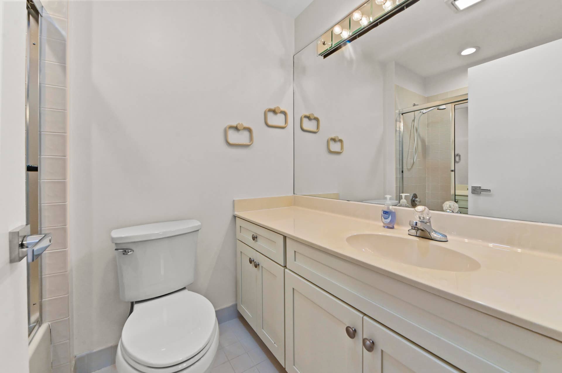 6226 Water Lilly Lane, Boynton Beach, FL 33437 27 Bathroom 01