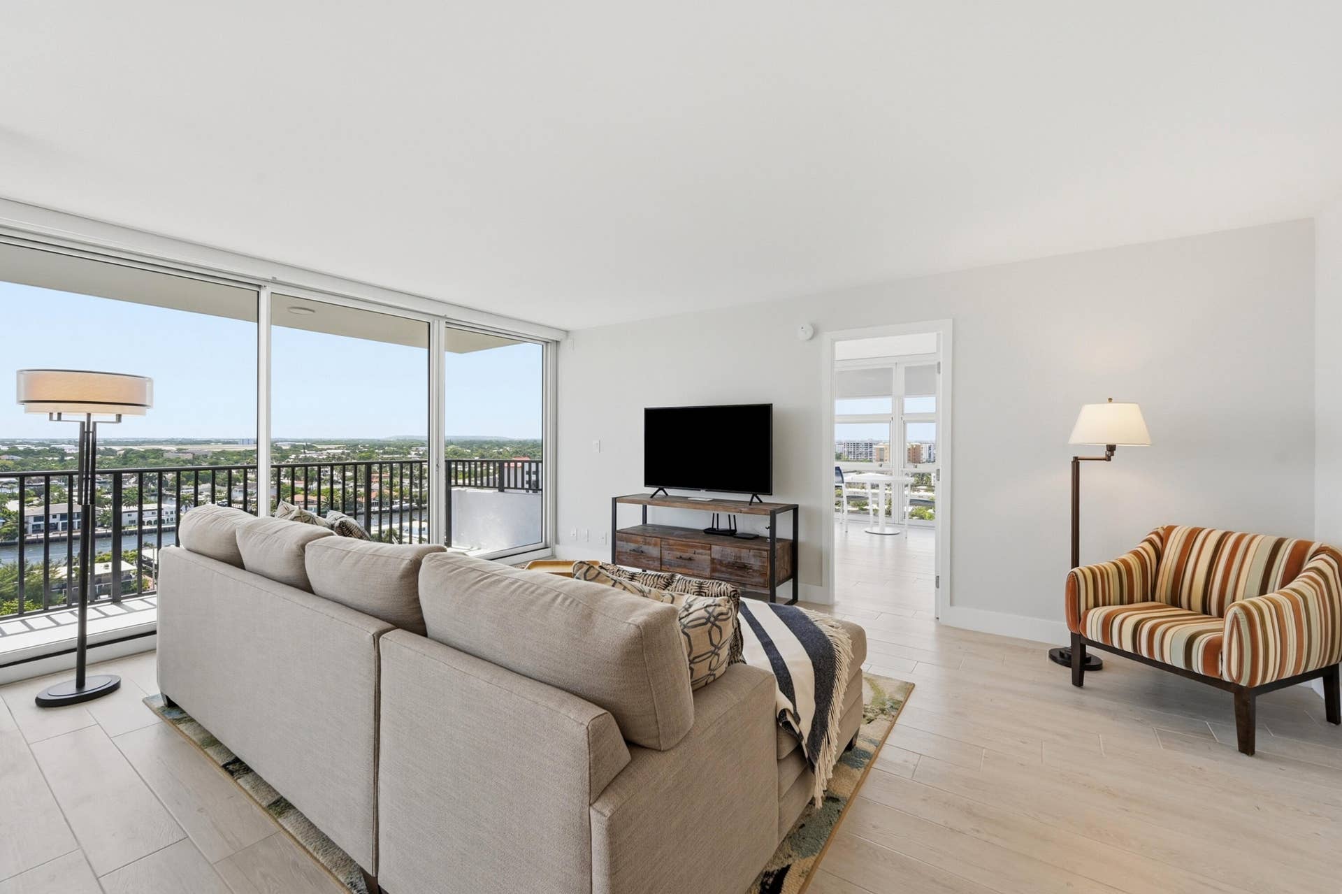 531 N Ocean Boulevard, #1601, Pompano Beach, Pompano Beach, FL 33062 03_003_dsc_3803