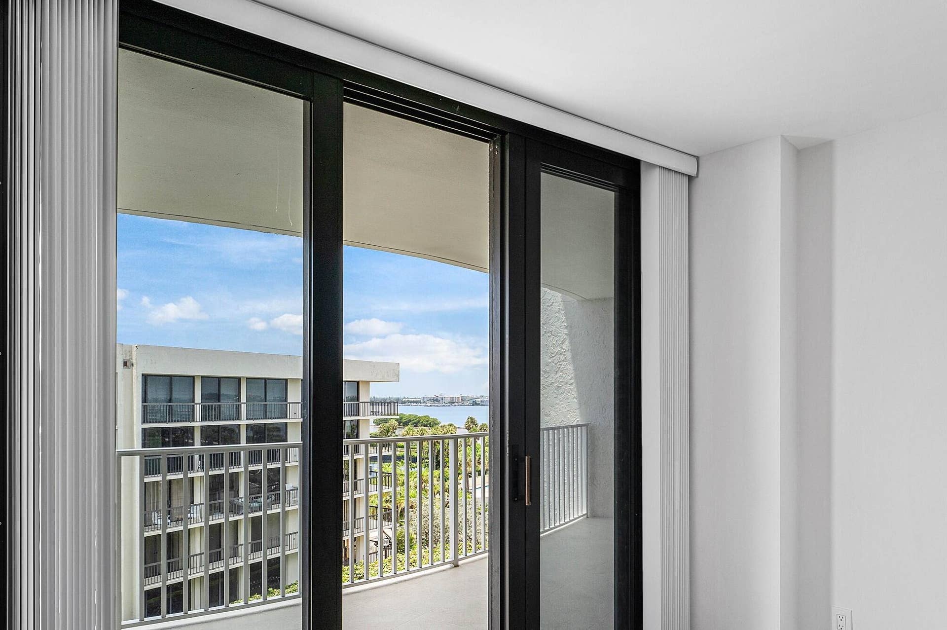 023 Guest bedroom view