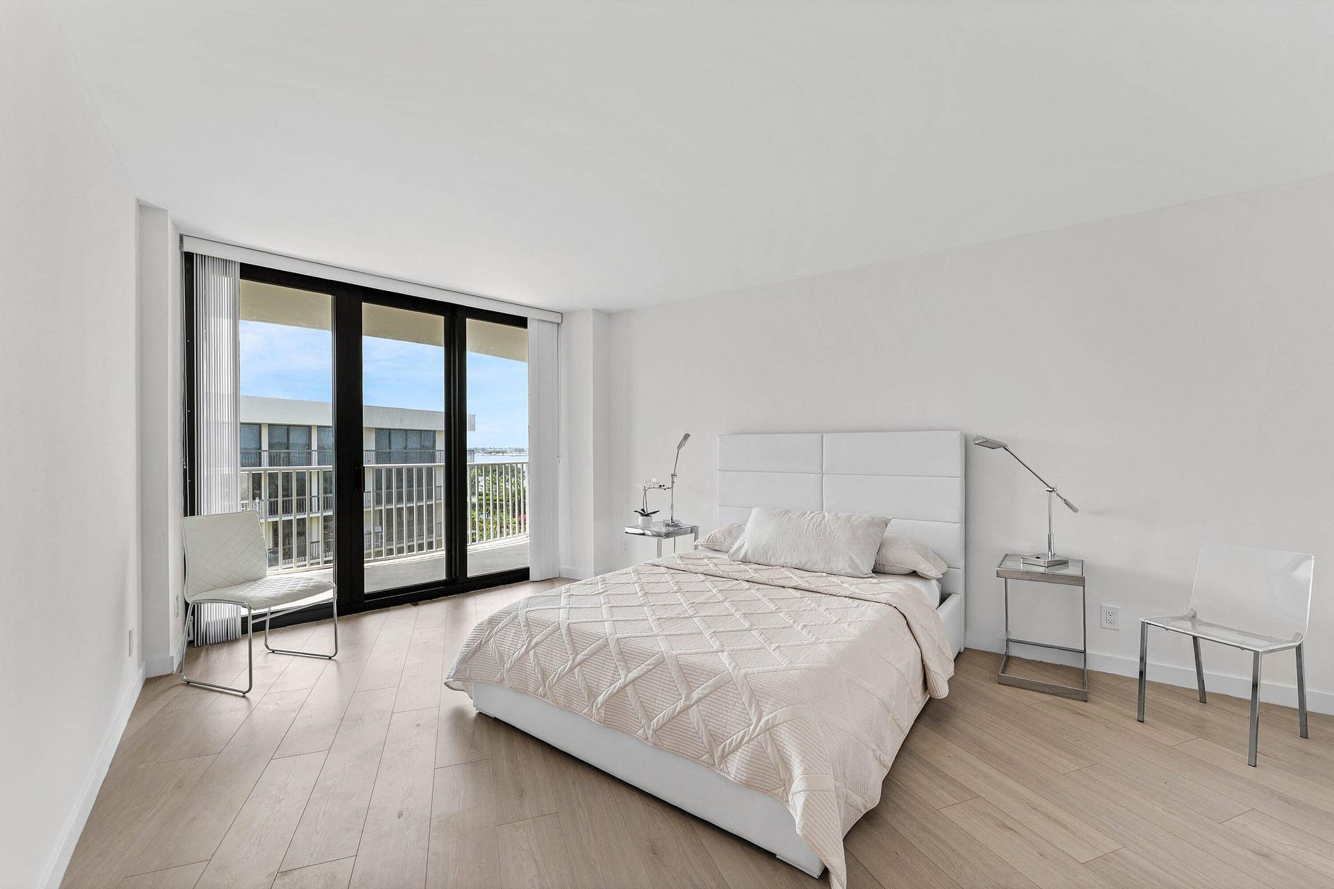 021 Guest bedroom