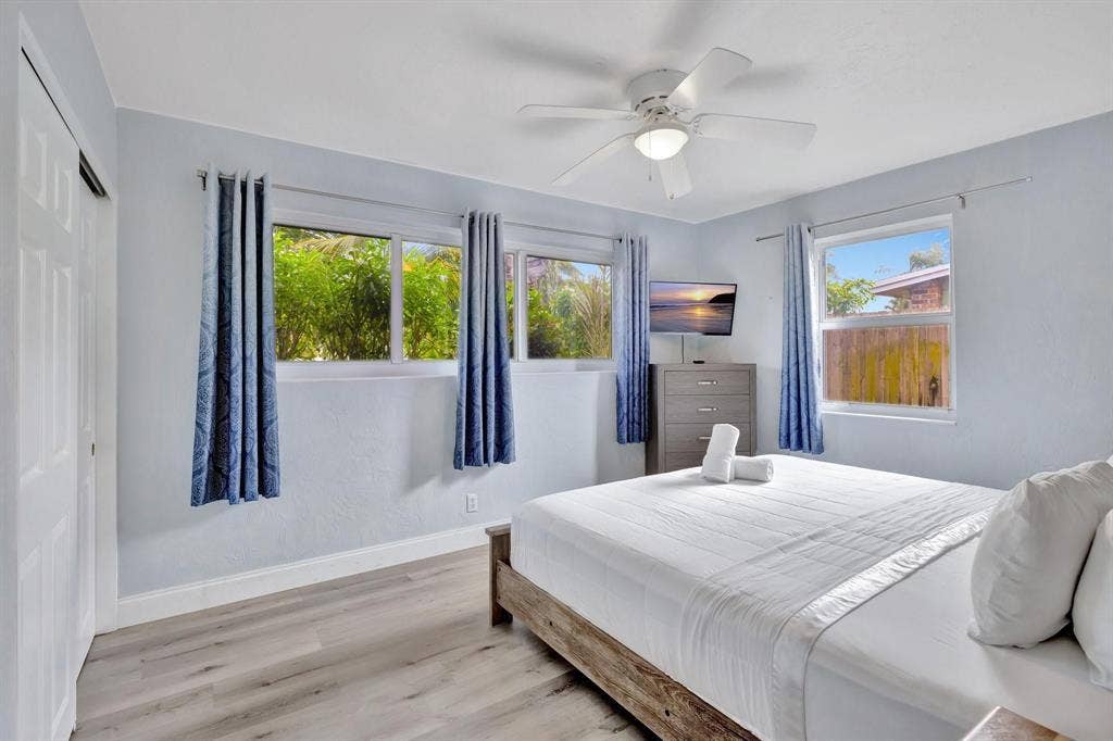 925 NE 25th Avenue, Pompano Beach, FL 33062 p24