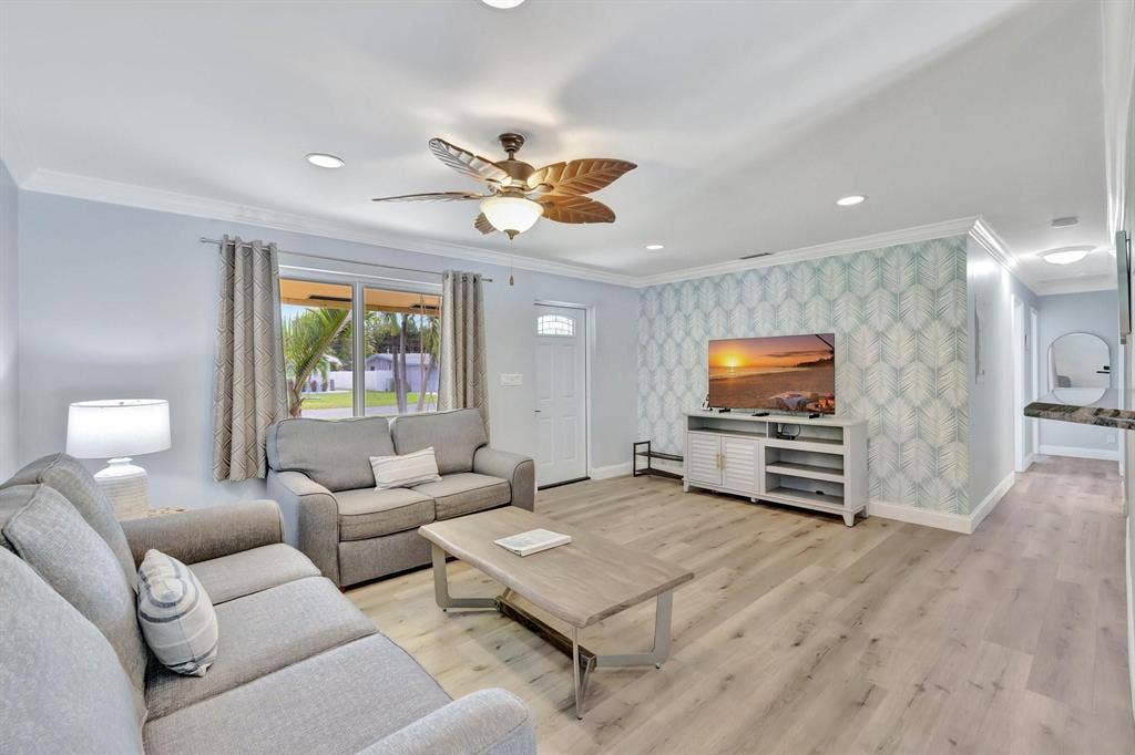 925 NE 25th Avenue, Pompano Beach, FL 33062 p8
