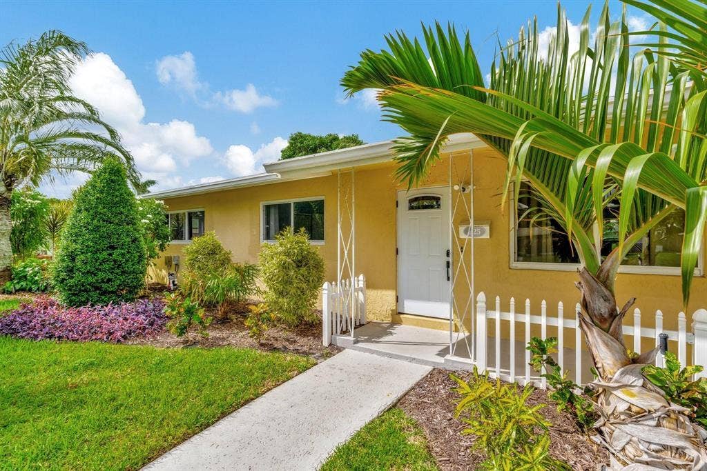 925 NE 25th Avenue, Pompano Beach, FL 33062 p2