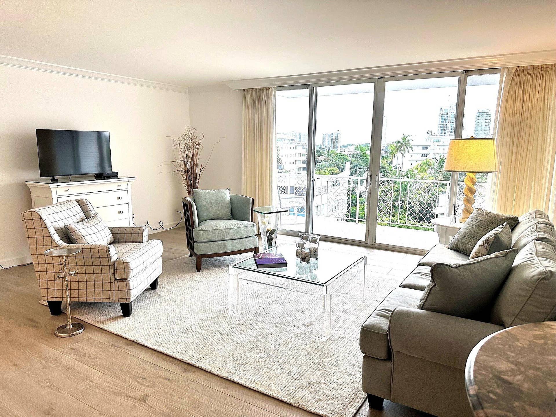 IH 6C Living Room