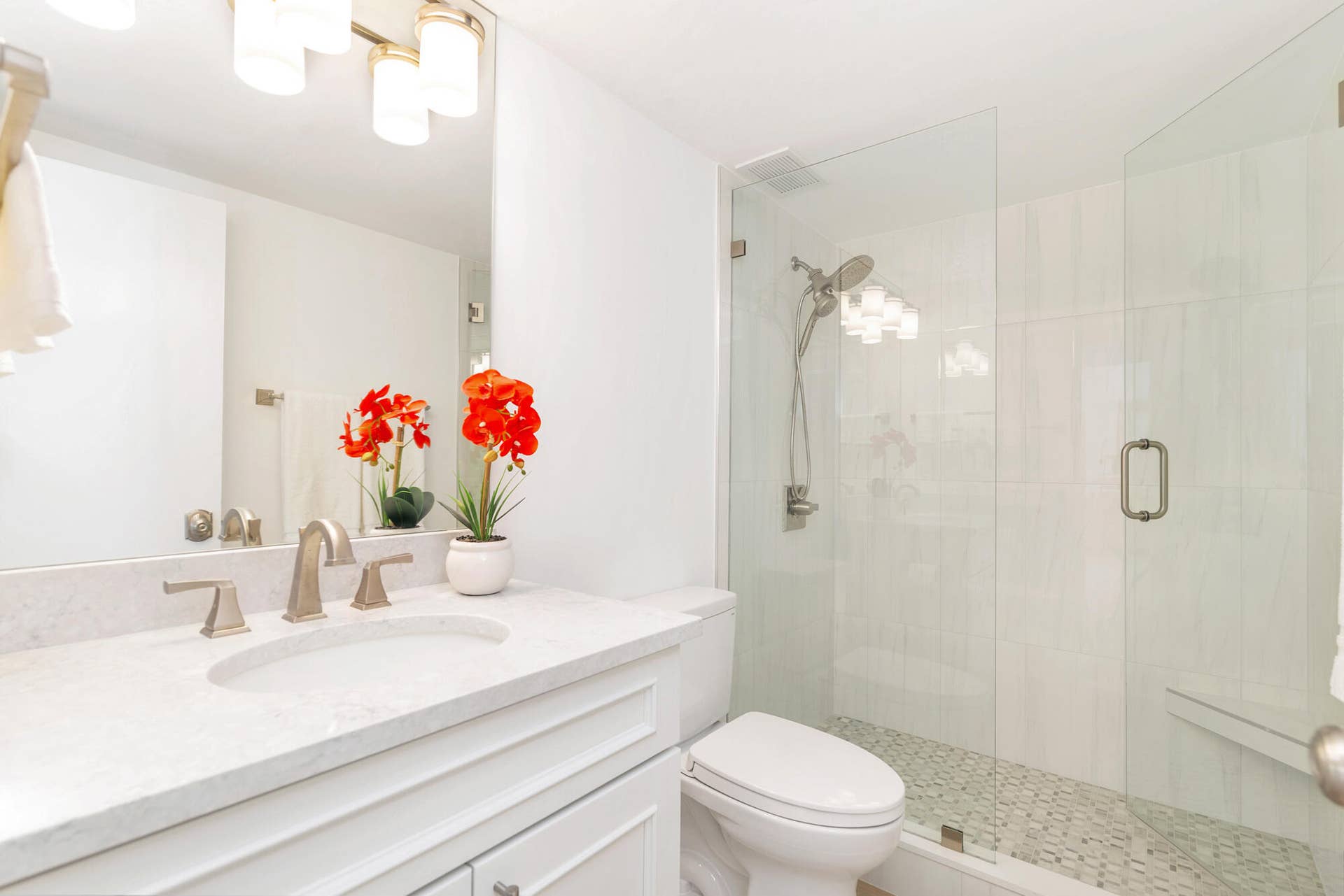 354 Chilean Ave 6C Guest Bath