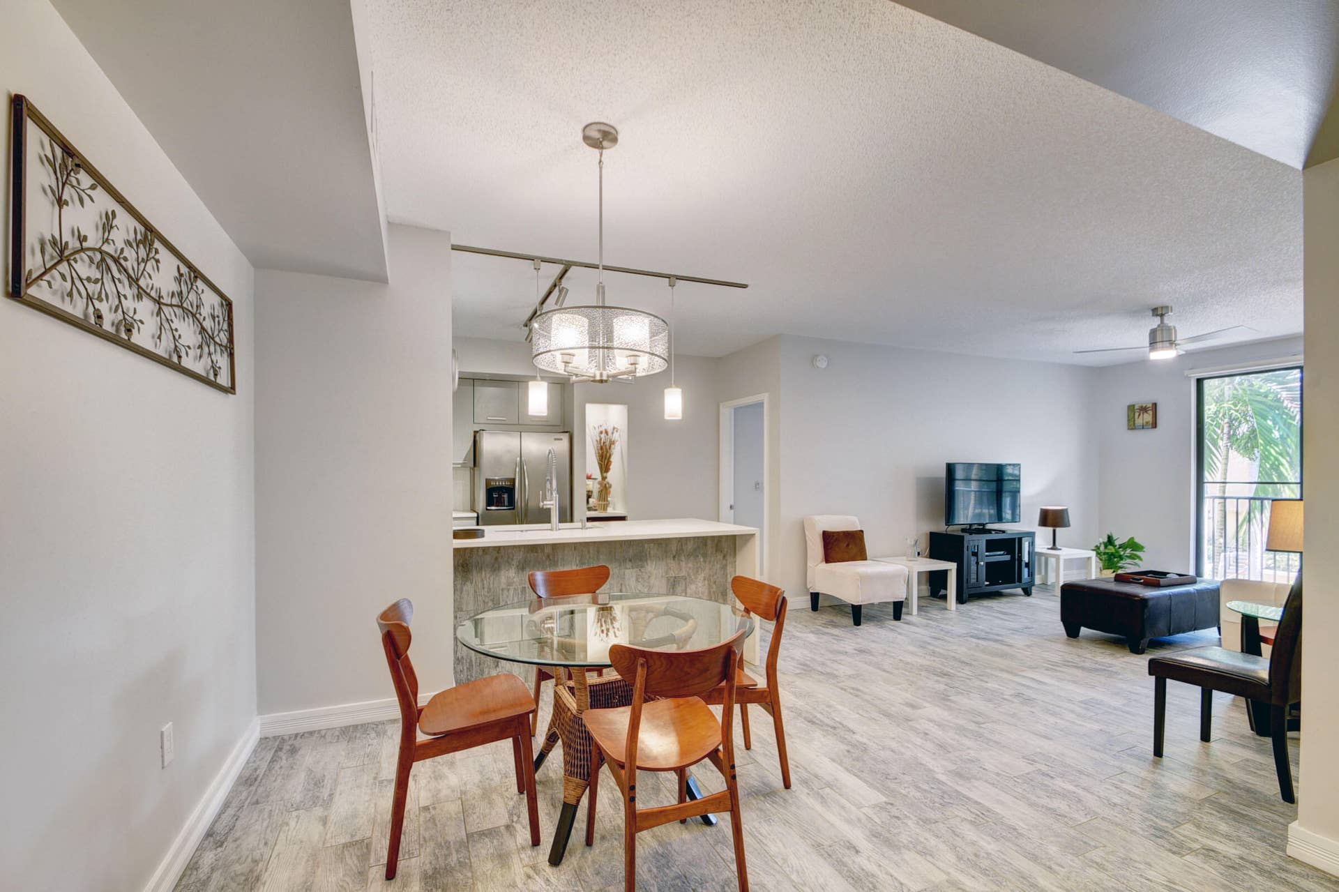 720 S Sapodilla Avenue, #208, West Palm Beach, FL 33401 02_apartment (2)