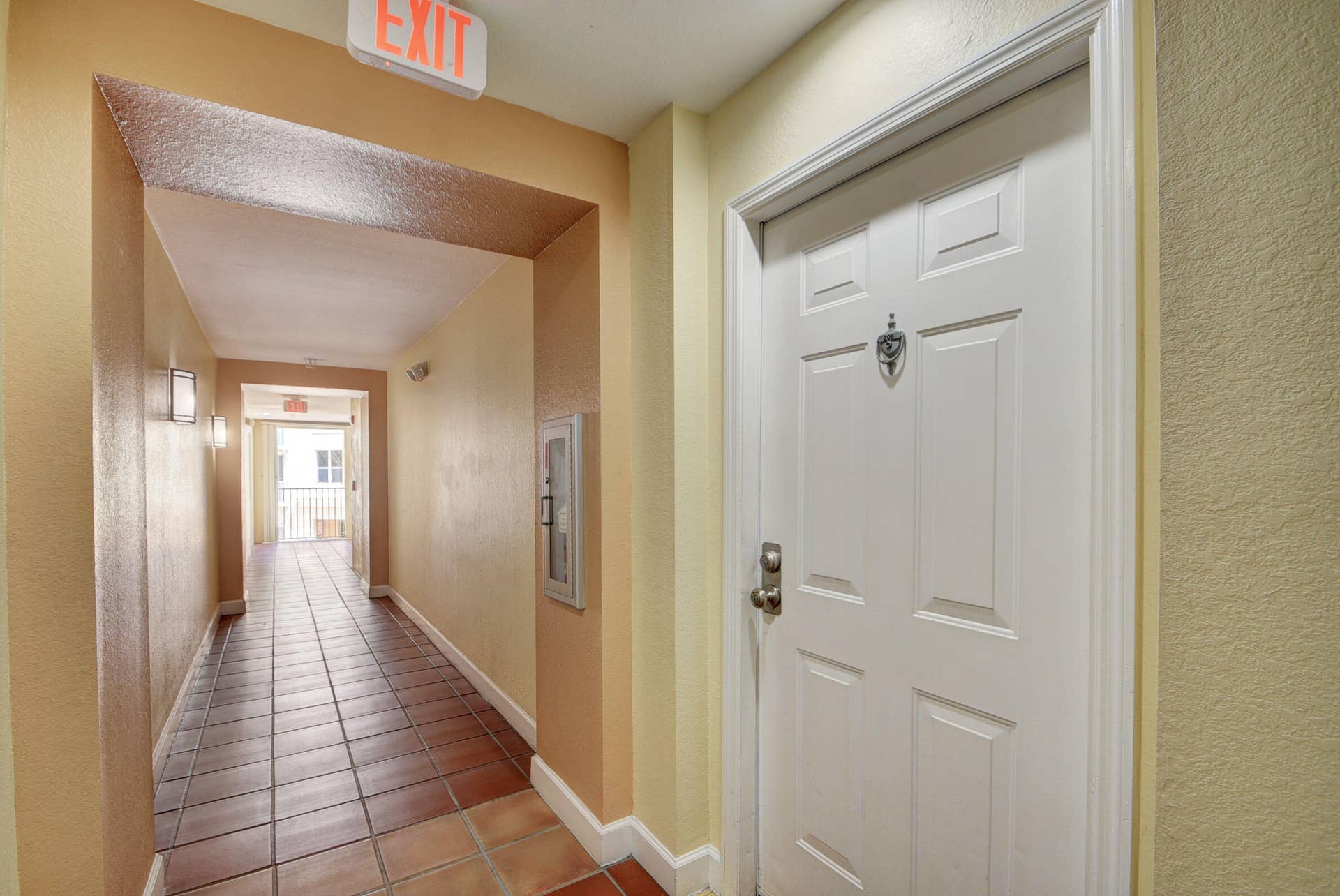 720 S Sapodilla Avenue, #208, West Palm Beach, FL 33401 01_apartment (1)