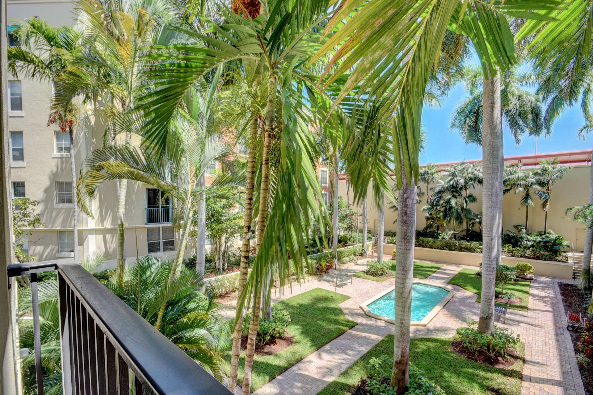 720 S Sapodilla Avenue, #208, West Palm Beach, FL 33401 16_apartment (16)