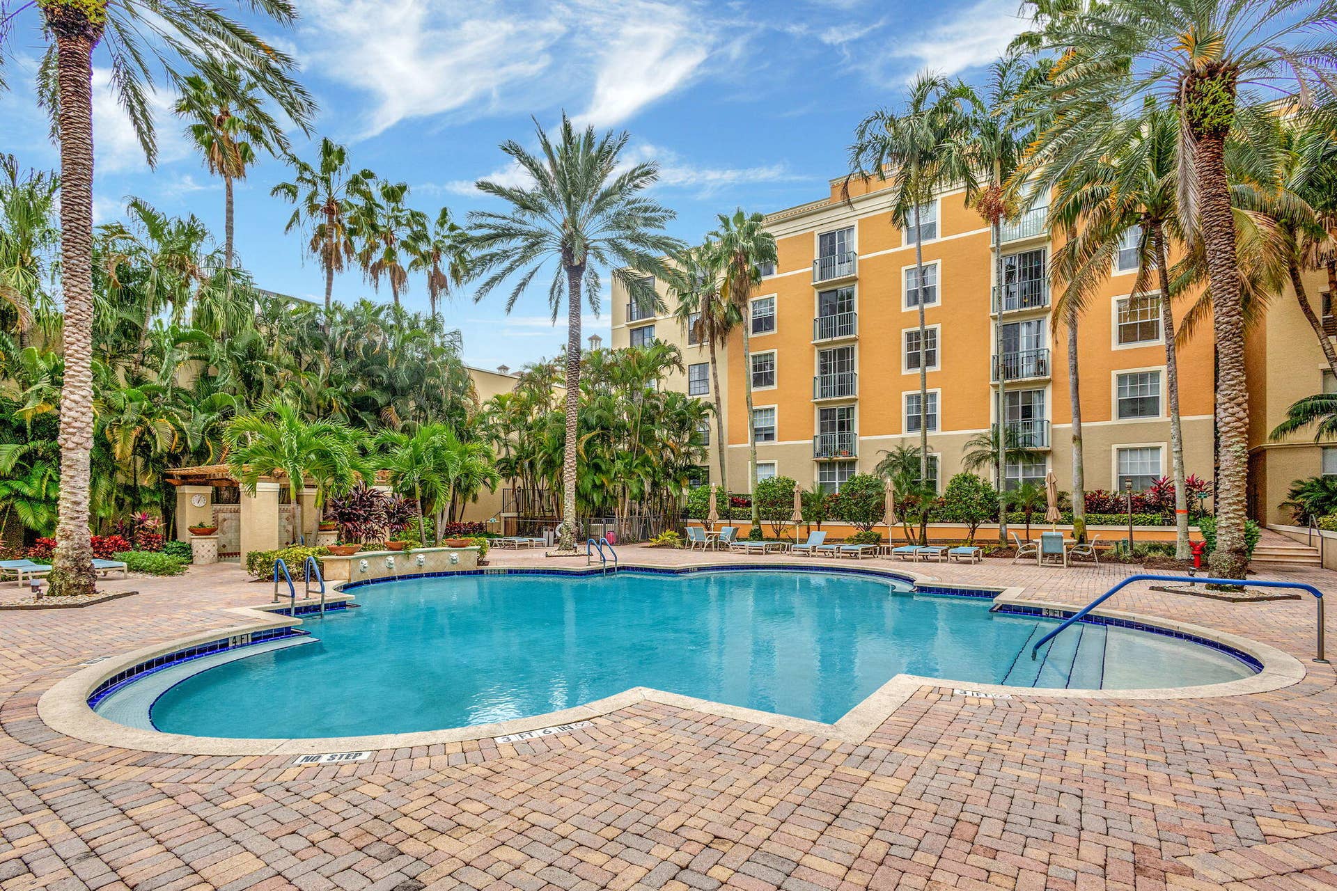 720 S Sapodilla Avenue, #208, West Palm Beach, FL 33401 3-web-or-mls-3-184