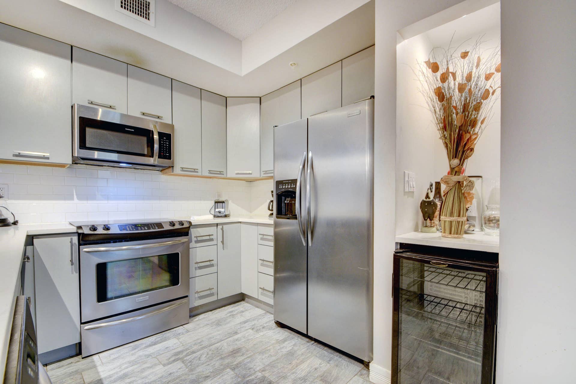 720 S Sapodilla Avenue, #208, West Palm Beach, FL 33401 09_apartment (9)