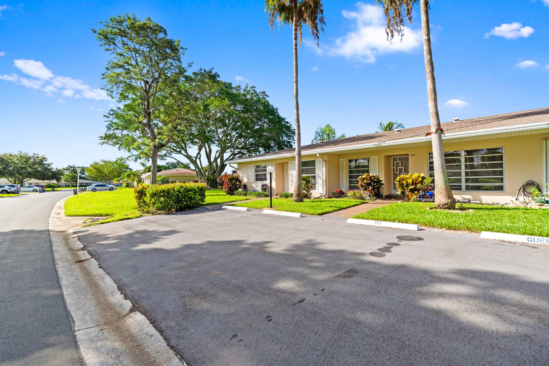 8666 Bella Vista Drive, #111, Boca Raton, FL 33433 Exterior