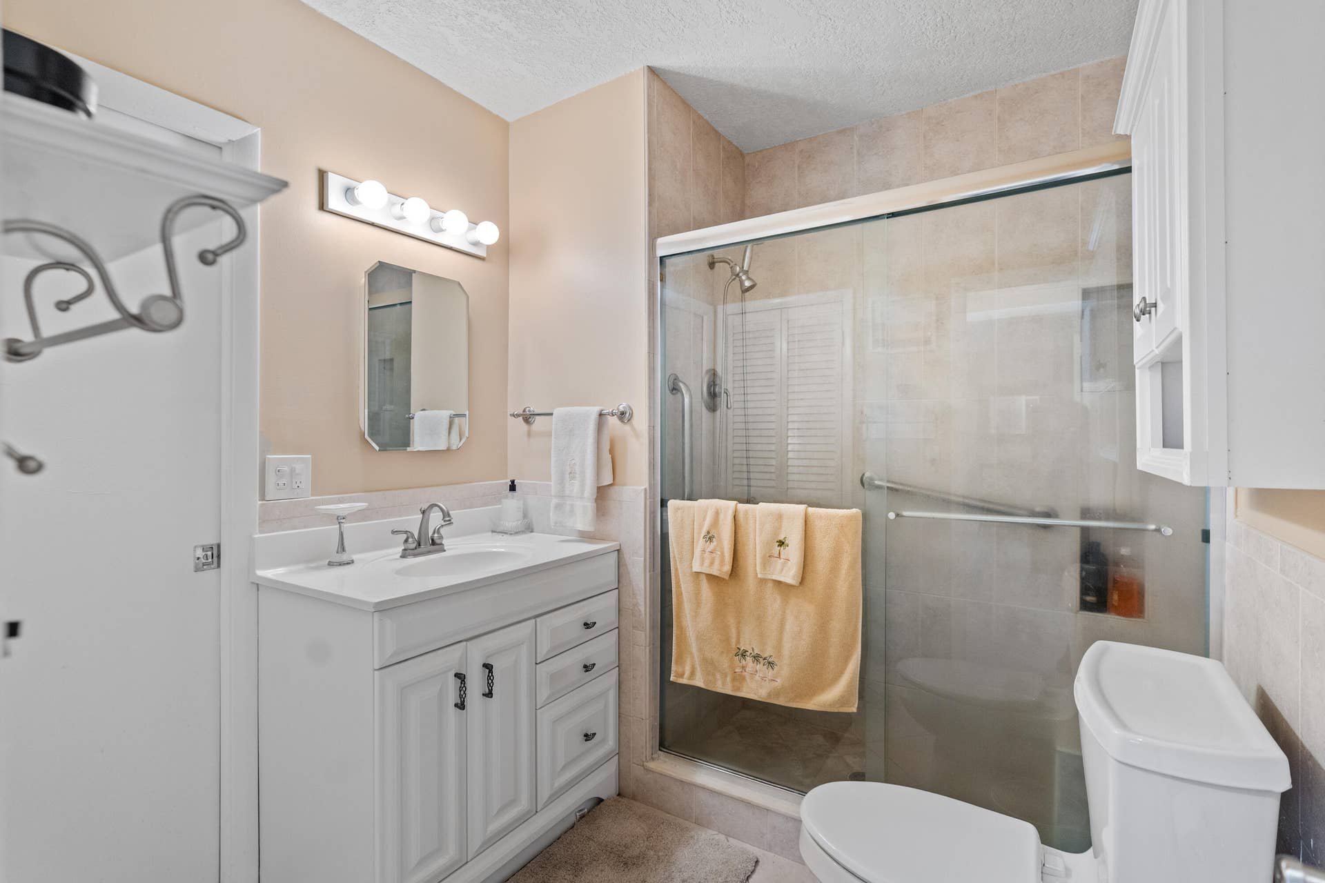 8666 Bella Vista Drive, #111, Boca Raton, FL 33433 Bathroom with walk-in shower