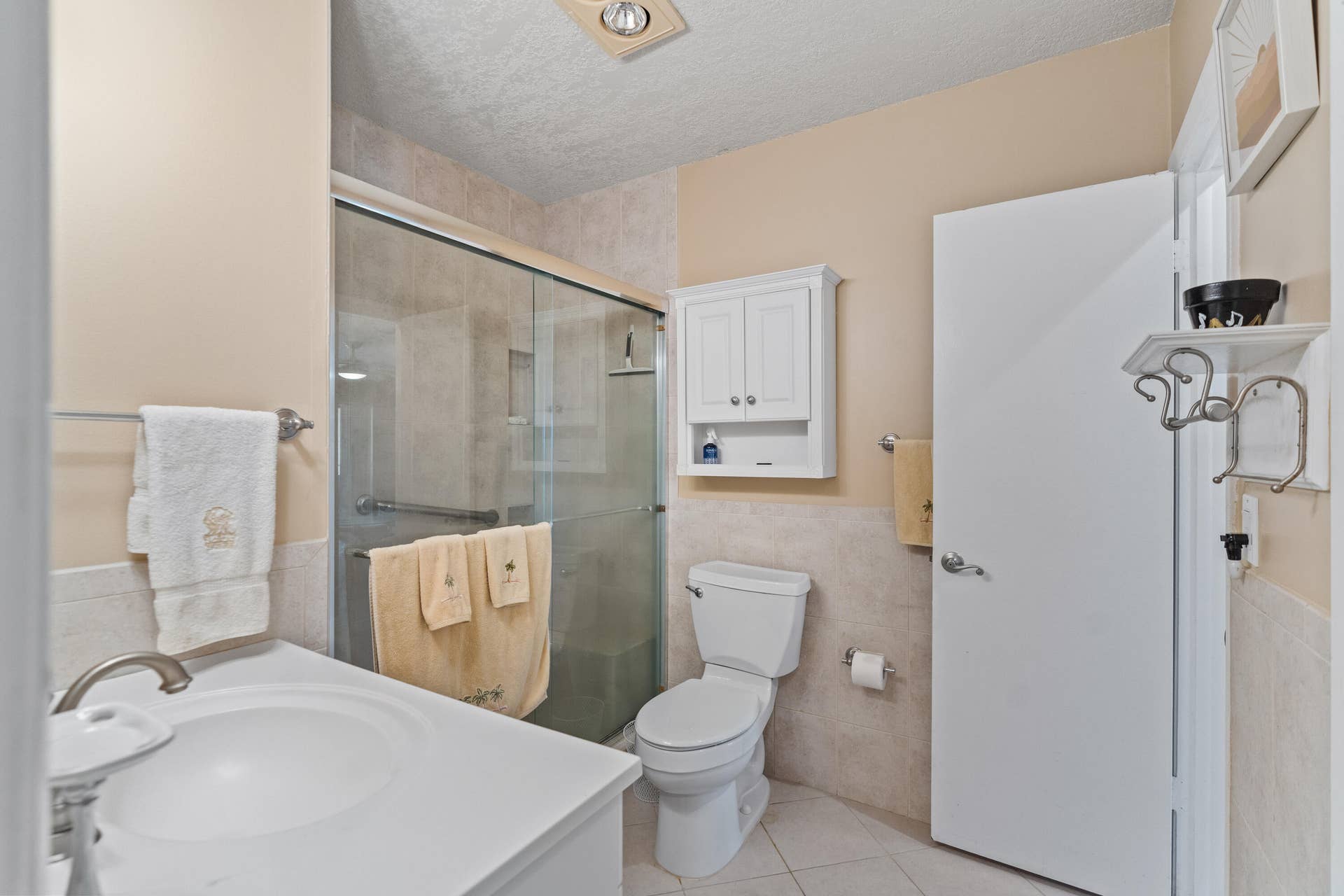 8666 Bella Vista Drive, #111, Boca Raton, FL 33433 Bathroom with walk-in shower