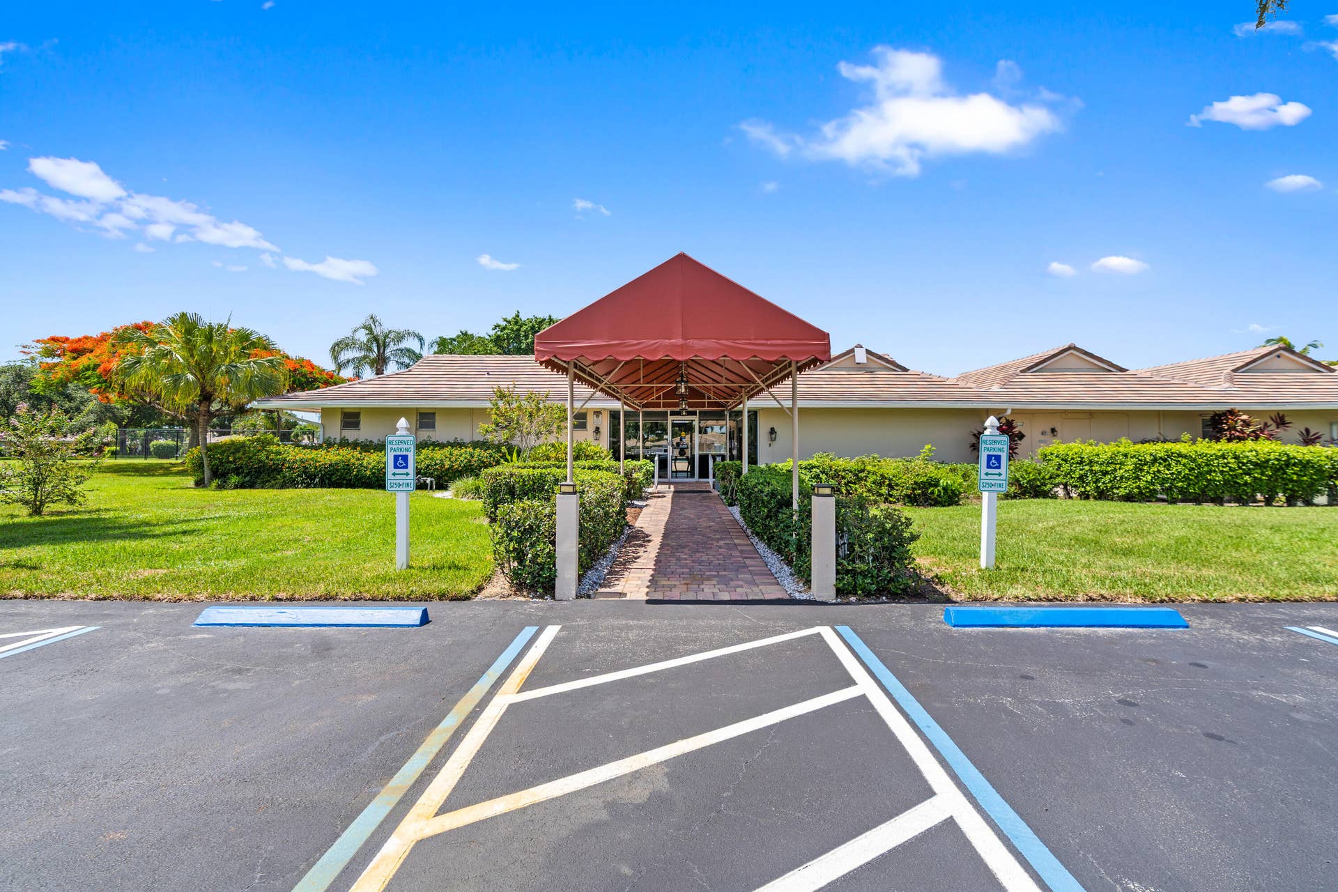 8666 Bella Vista Drive, #111, Boca Raton, FL 33433 Clubhouse entrance