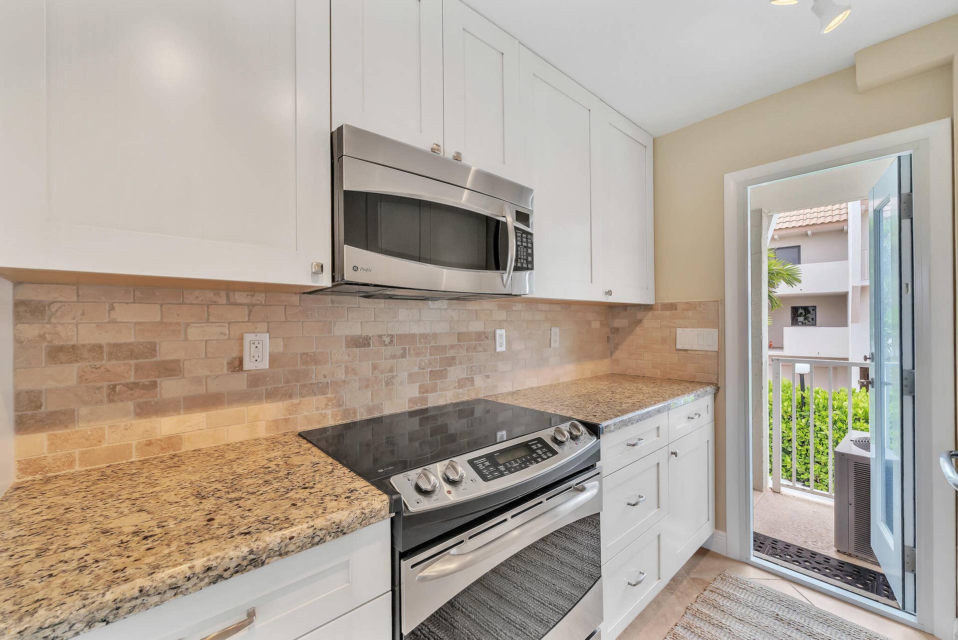 1221 Hillsboro Mile, #42b, Hillsboro Beach, FL 33062 17 Kitchen (4)