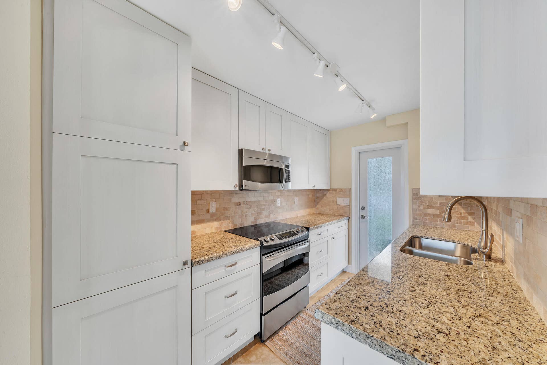 1221 Hillsboro Mile, #42b, Hillsboro Beach, FL 33062 17 Kitchen (2)
