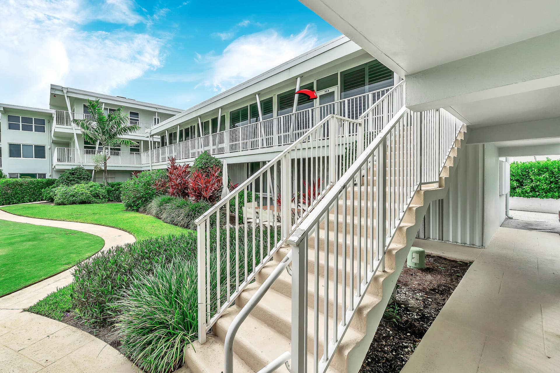 1221 Hillsboro Mile, #42b, Hillsboro Beach, FL 33062 2 Exterior Front (01)