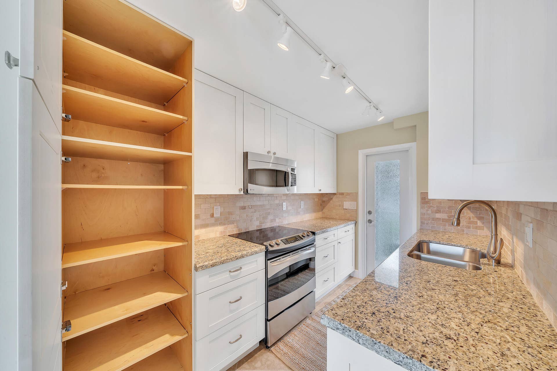 1221 Hillsboro Mile, #42b, Hillsboro Beach, FL 33062 17 Kitchen (3)