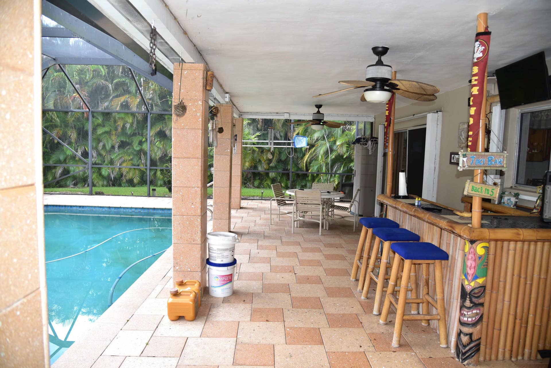11500 SW 3rd Street, Plantation, FL 33325 COVERED PATIO/BAR