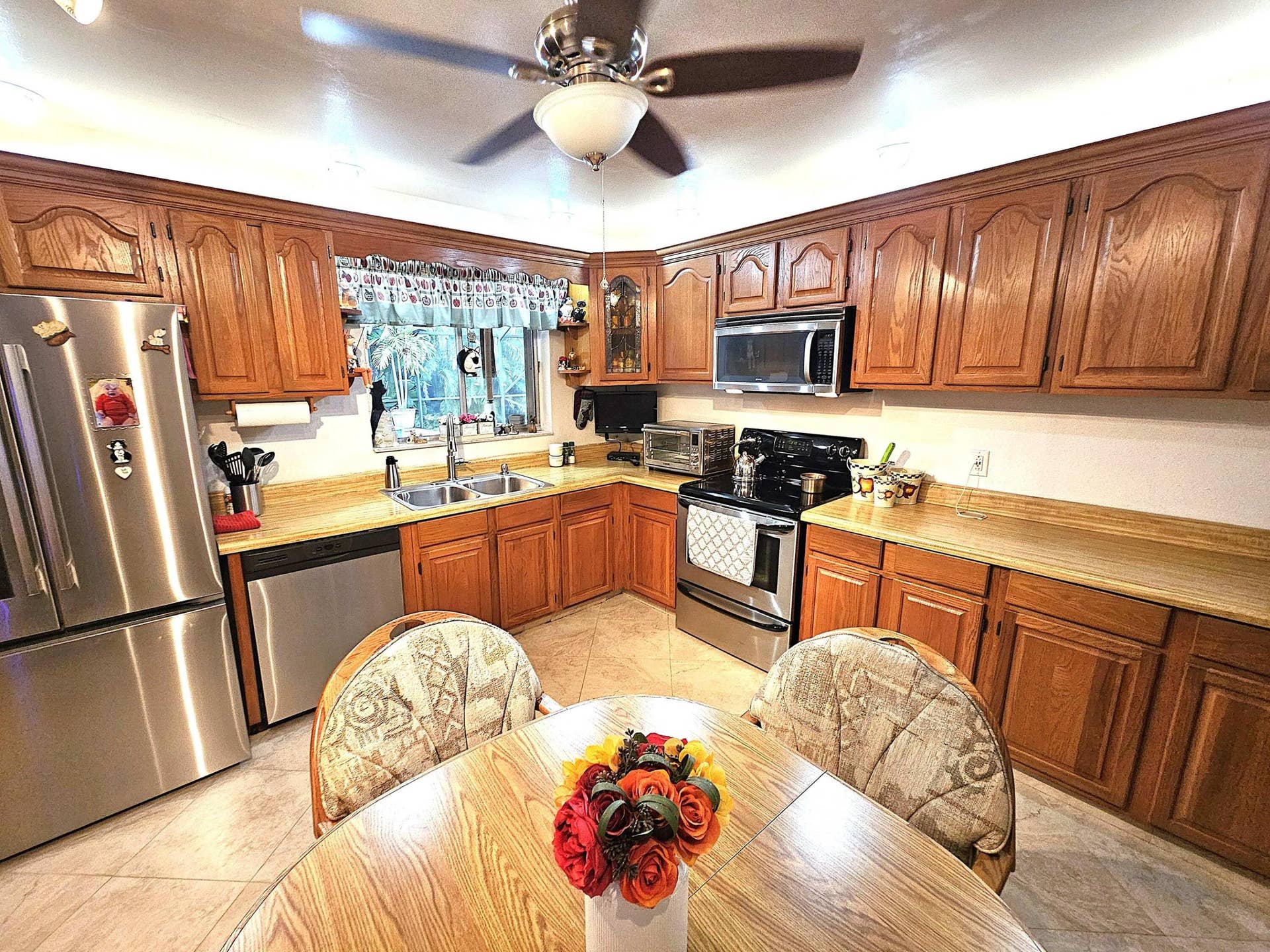 11500 SW 3rd Street, Plantation, FL 33325 eat in kitchen