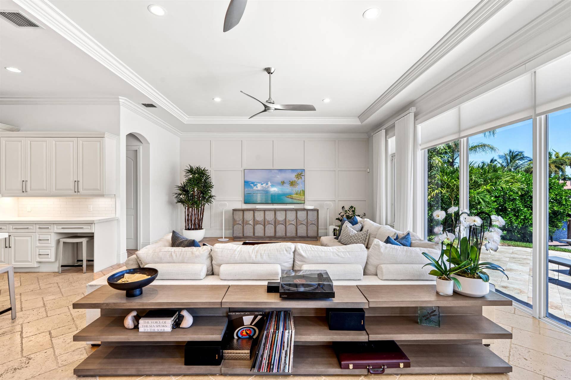 2320 NE 34th Court, Lighthouse Point, FL 33064 FAMILY_ROOM_STRAIGHT