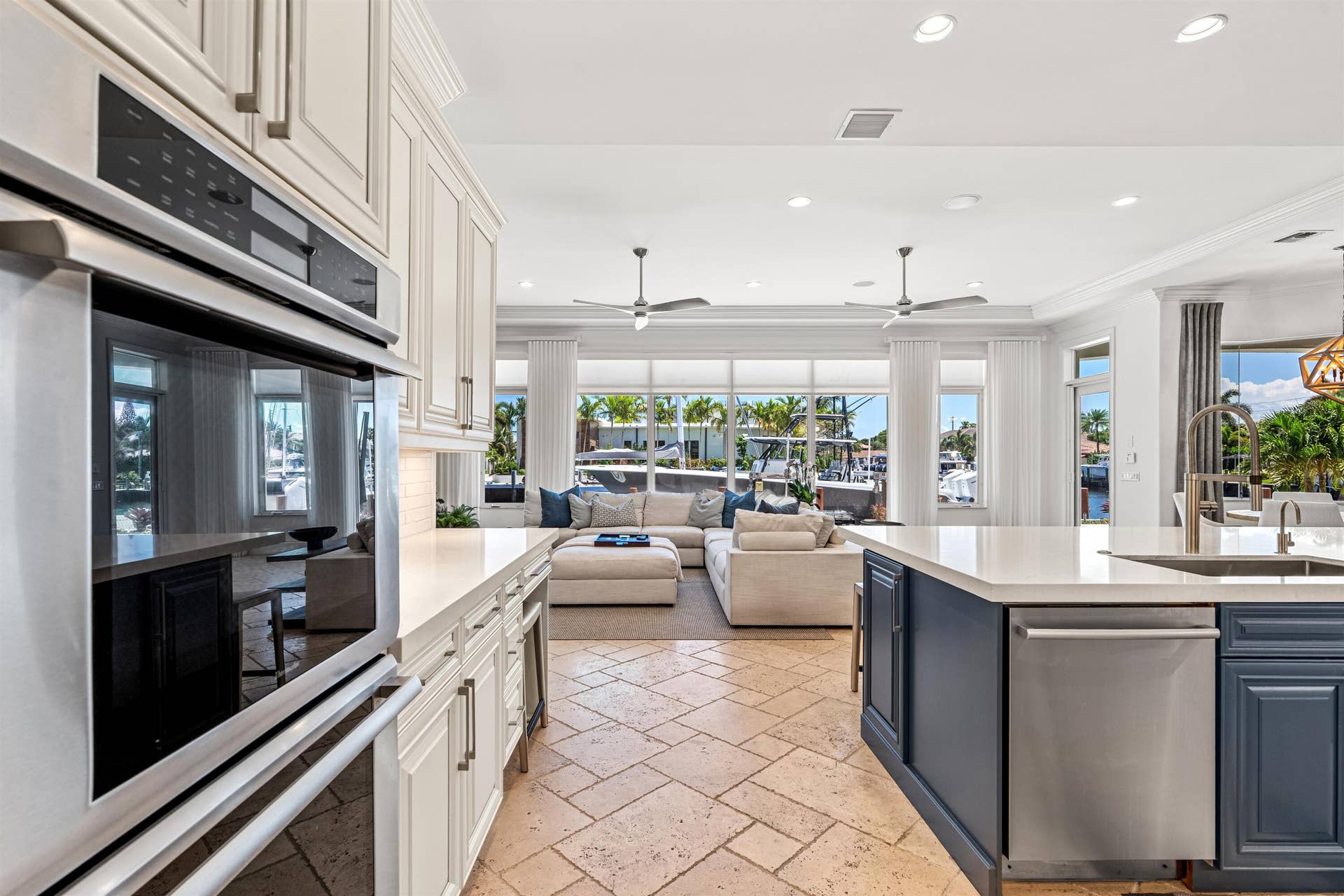 2320 NE 34th Court, Lighthouse Point, FL 33064 KITCHEN_TO_FAMILY_ROOM