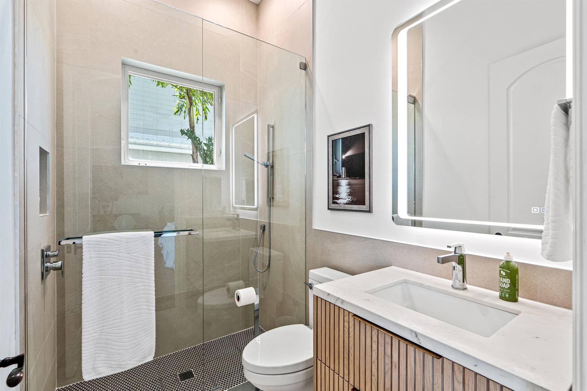 2320 NE 34th Court, Lighthouse Point, FL 33064 BATHROOM_1