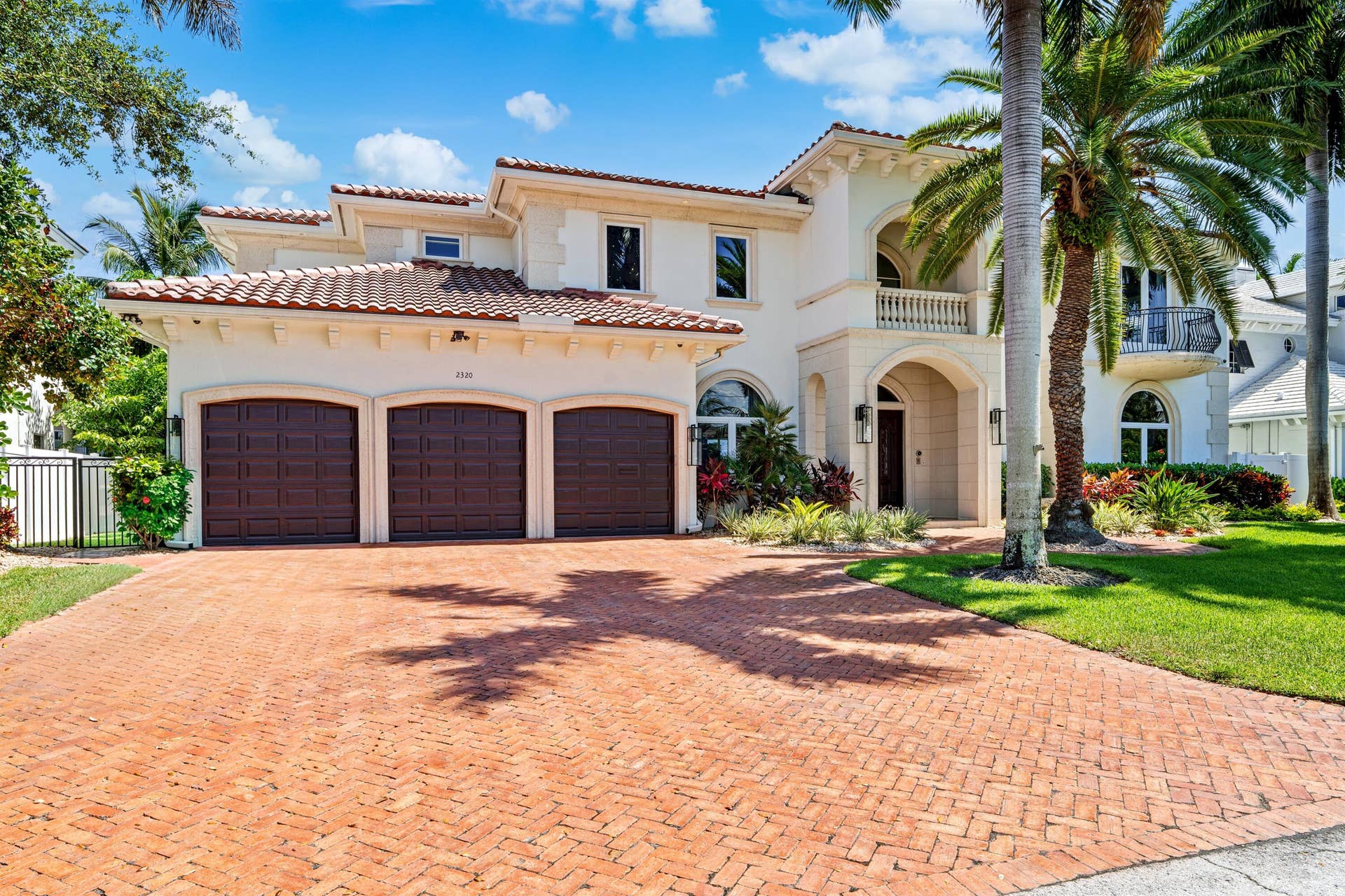2320 NE 34th Court, Lighthouse Point, FL 33064 FRONT_ANGLE