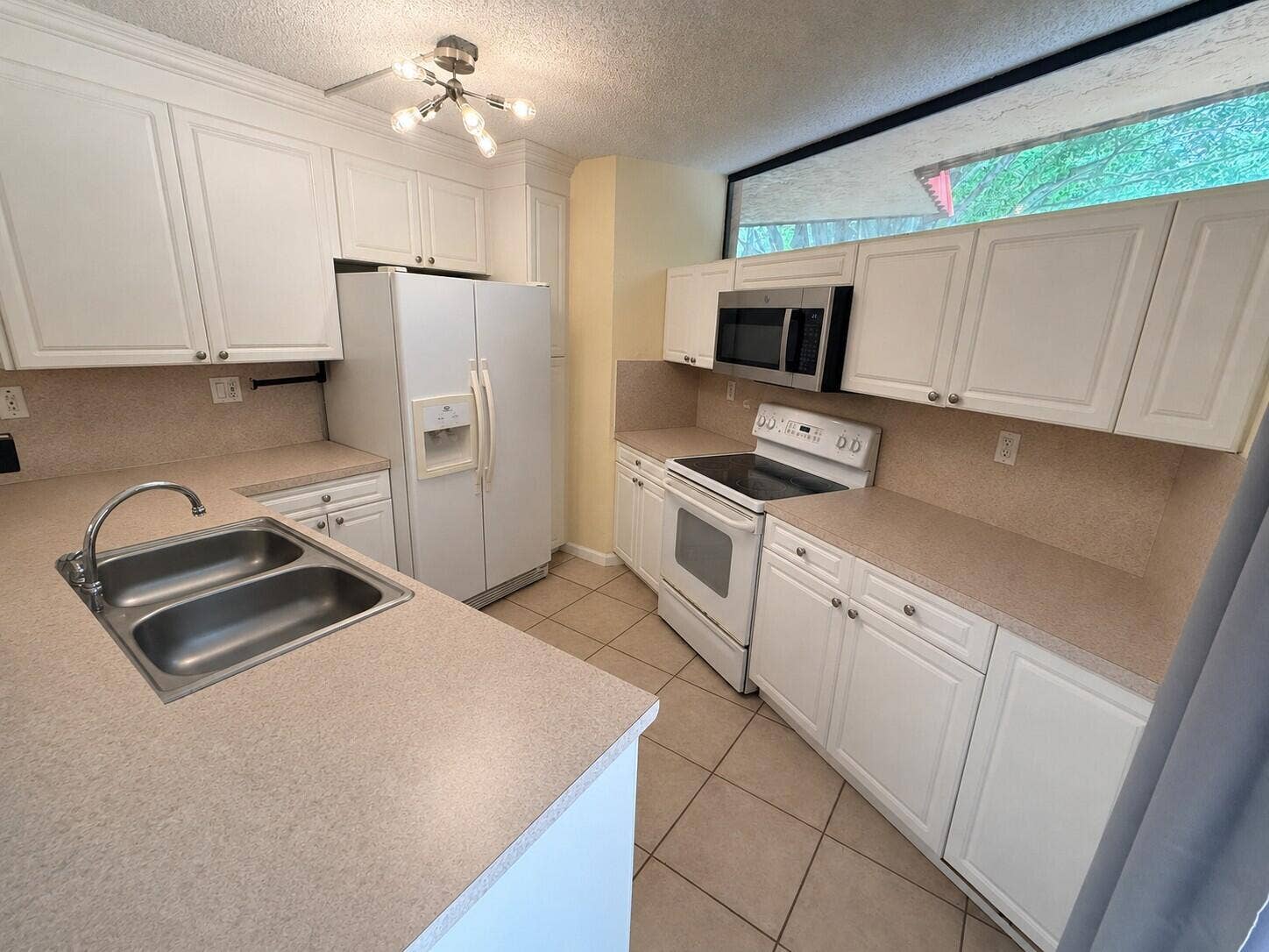 Clean kitchen